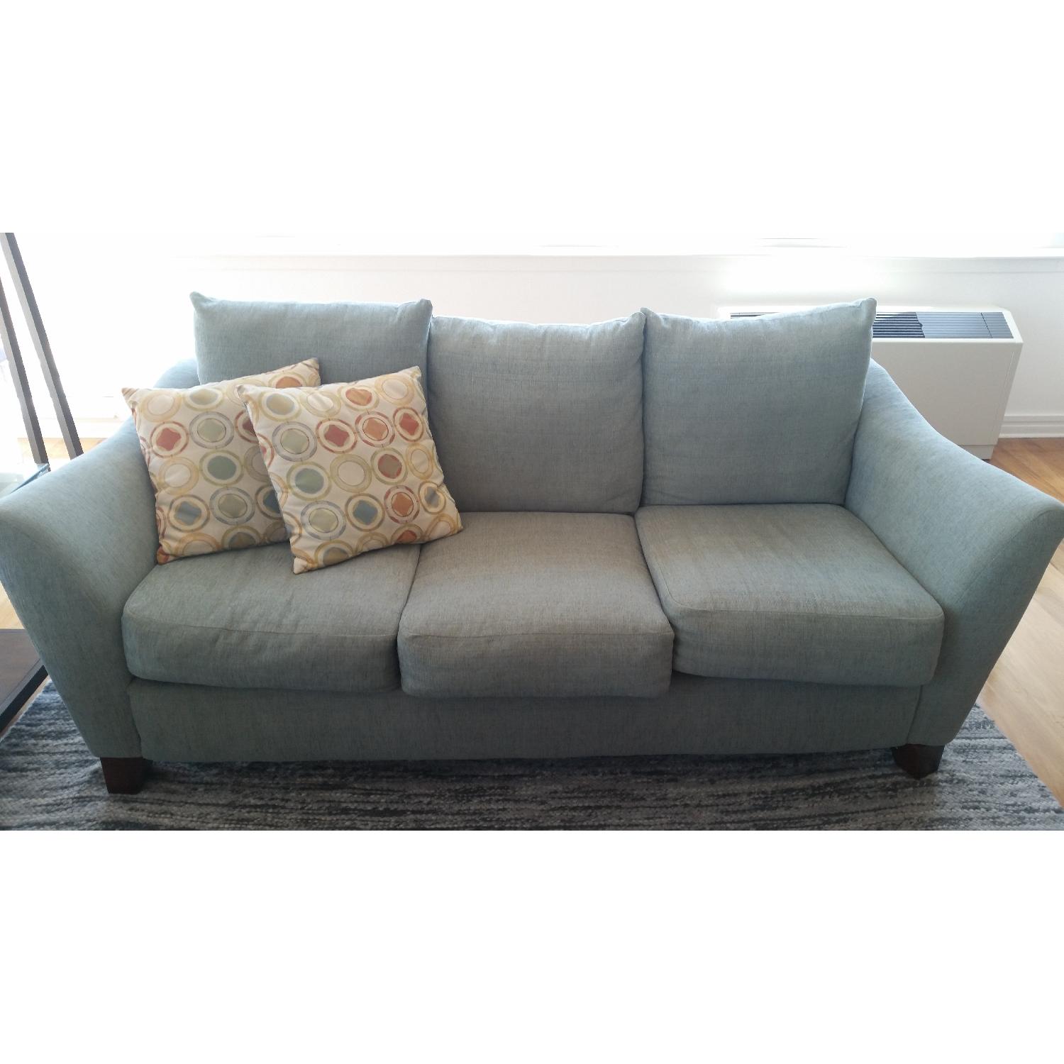 Raymour & Flanigan 3 Seater Sofa + 2 Chairs Set AptDeco