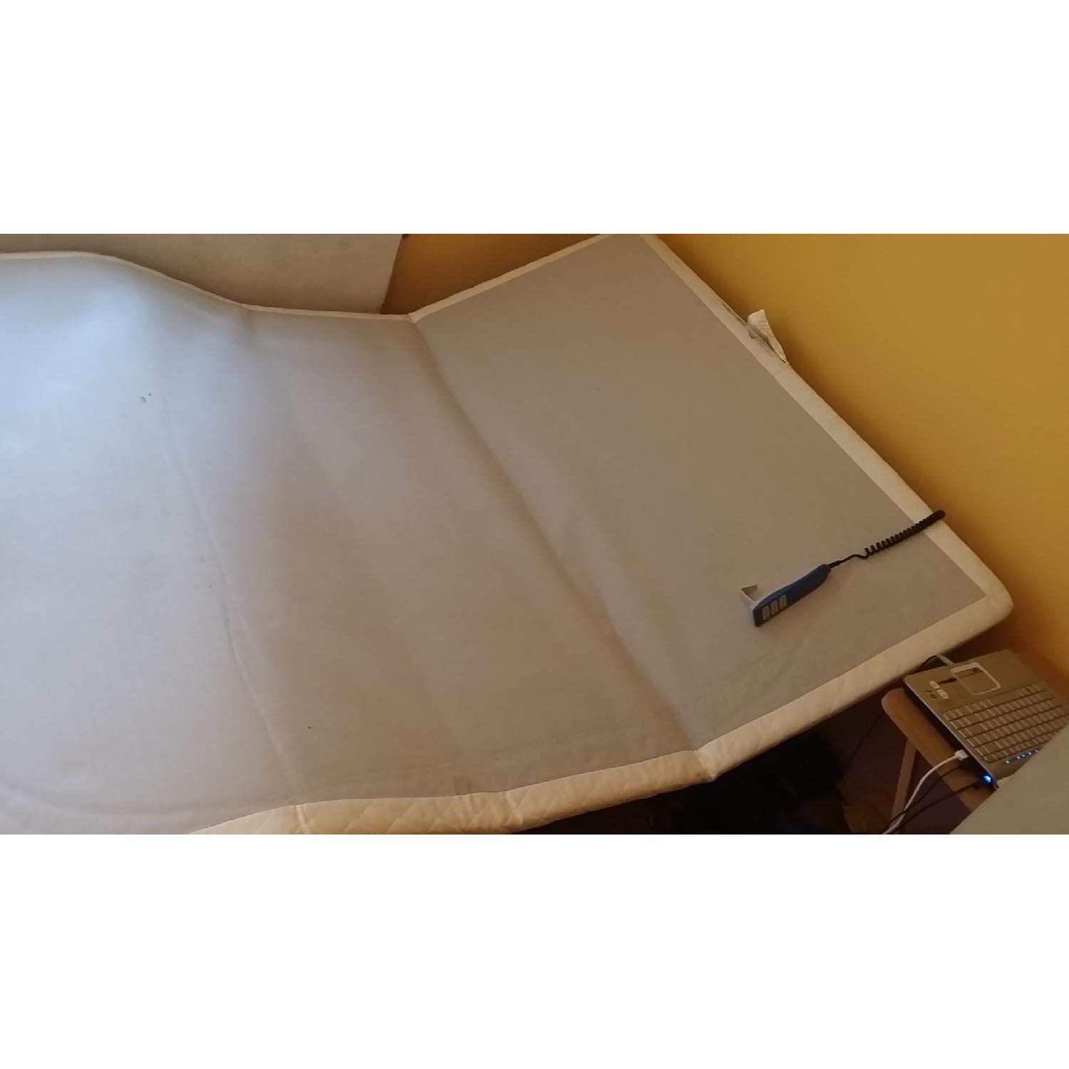 Queen Electric Adjustable Bed by L&G - image-4