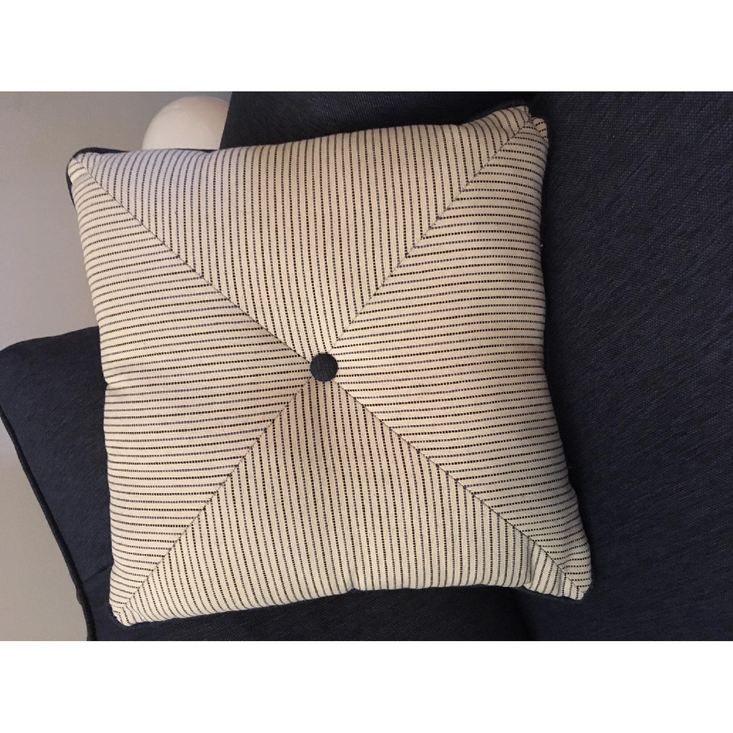 Raymour & Flanigan Mckinley Navy 3-Seater Sofa - image-3