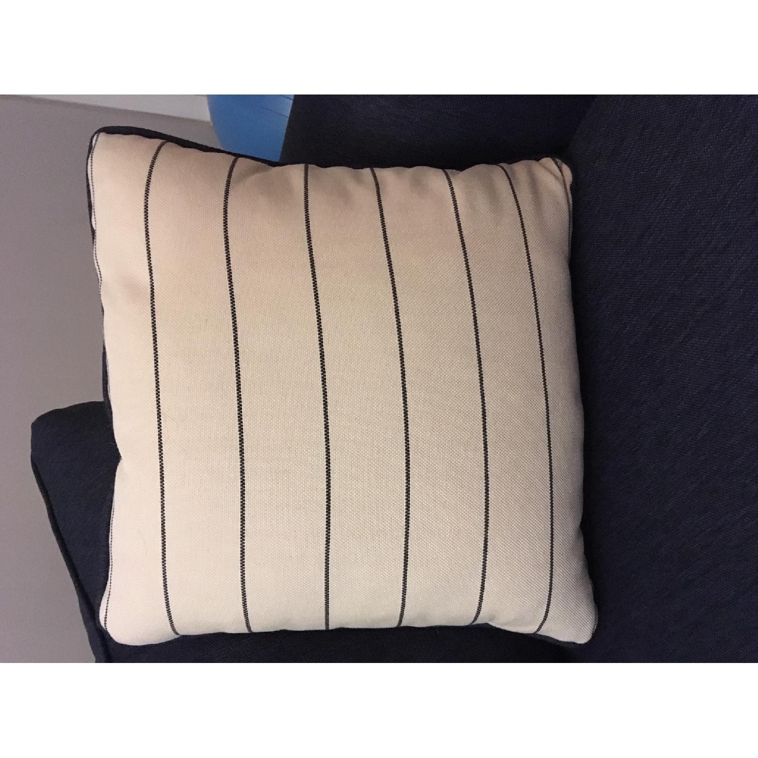 Raymour & Flanigan Mckinley Navy 3-Seater Sofa - image-4