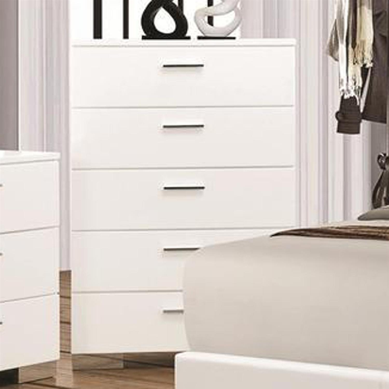 White High Gloss Chest of 5 Drawers AptDeco
