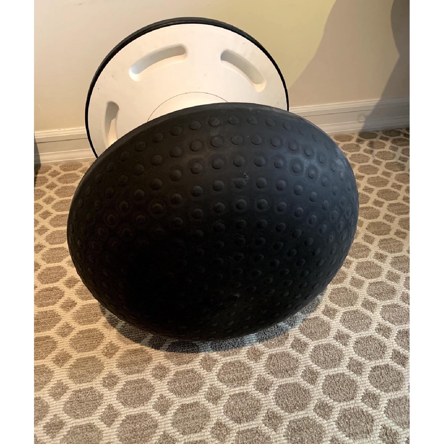 Humanscale Ballo Stool - image-3