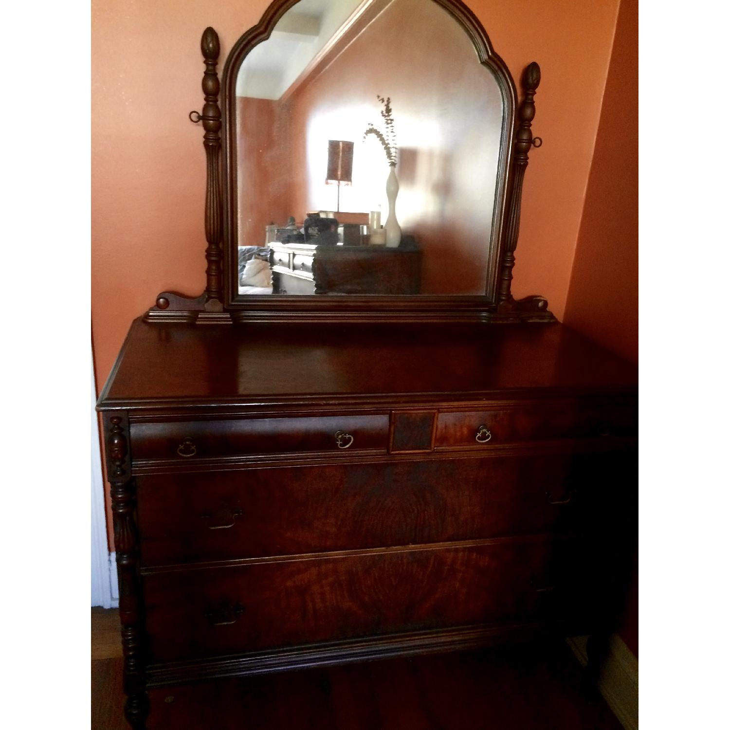 Antique 1920s Wood Bureau/Dresser w/ Mirror - image-5