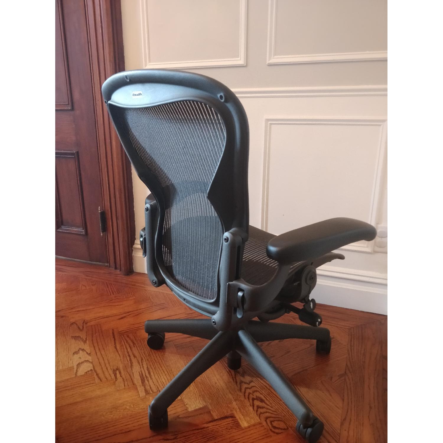 Herman Miller Aeron Chair - image-2