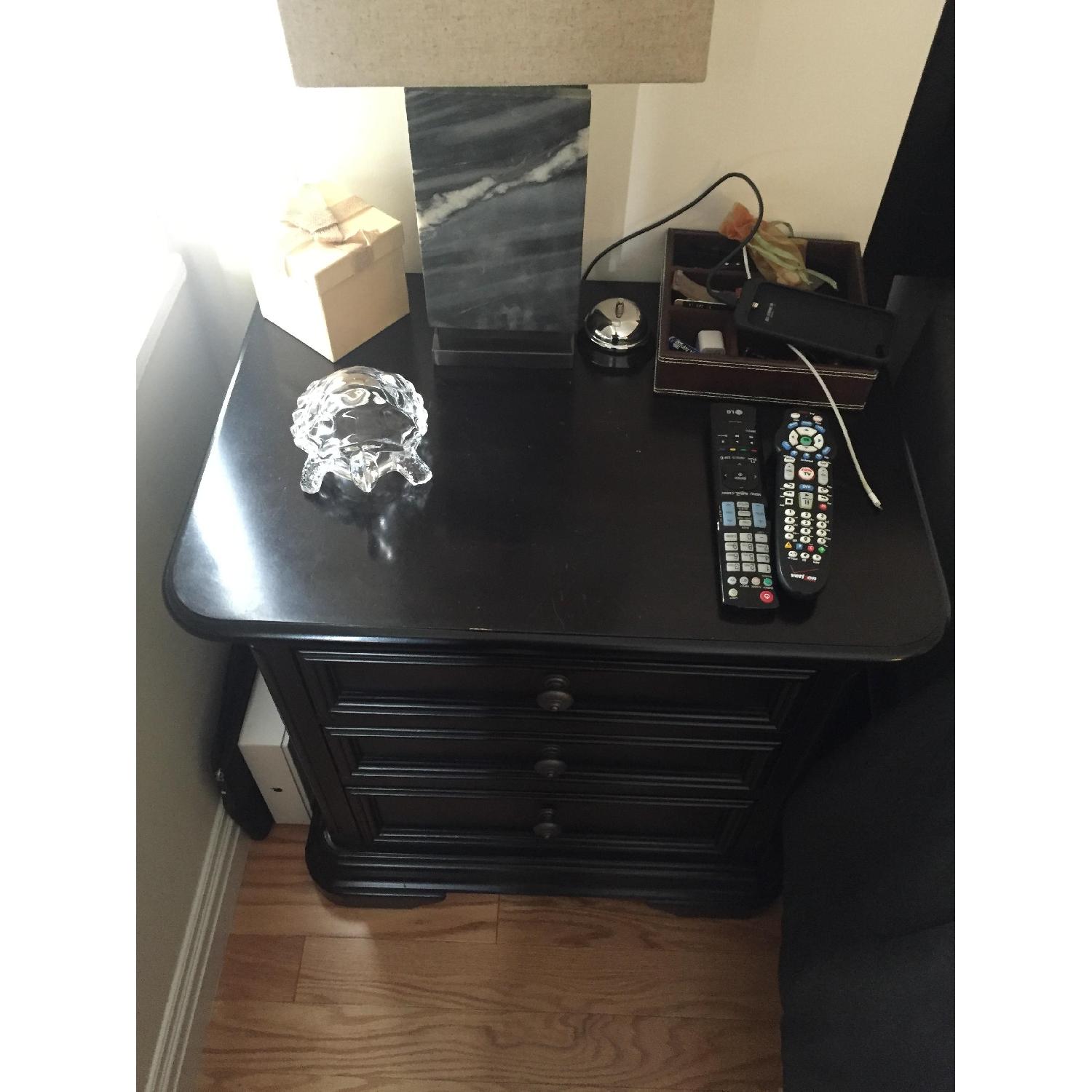 Raymour & Flanigan Queen Size Bedroom Set - image-6