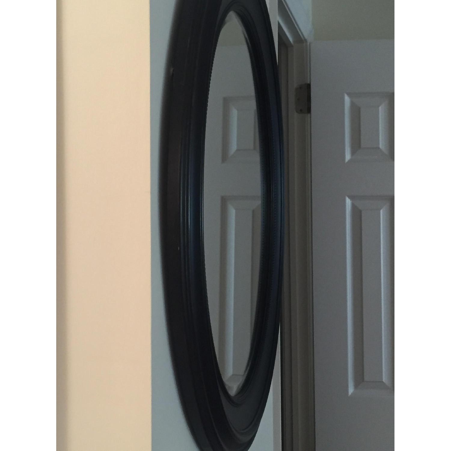 Raymour & Flanigan Queen Size Bedroom Set - image-7