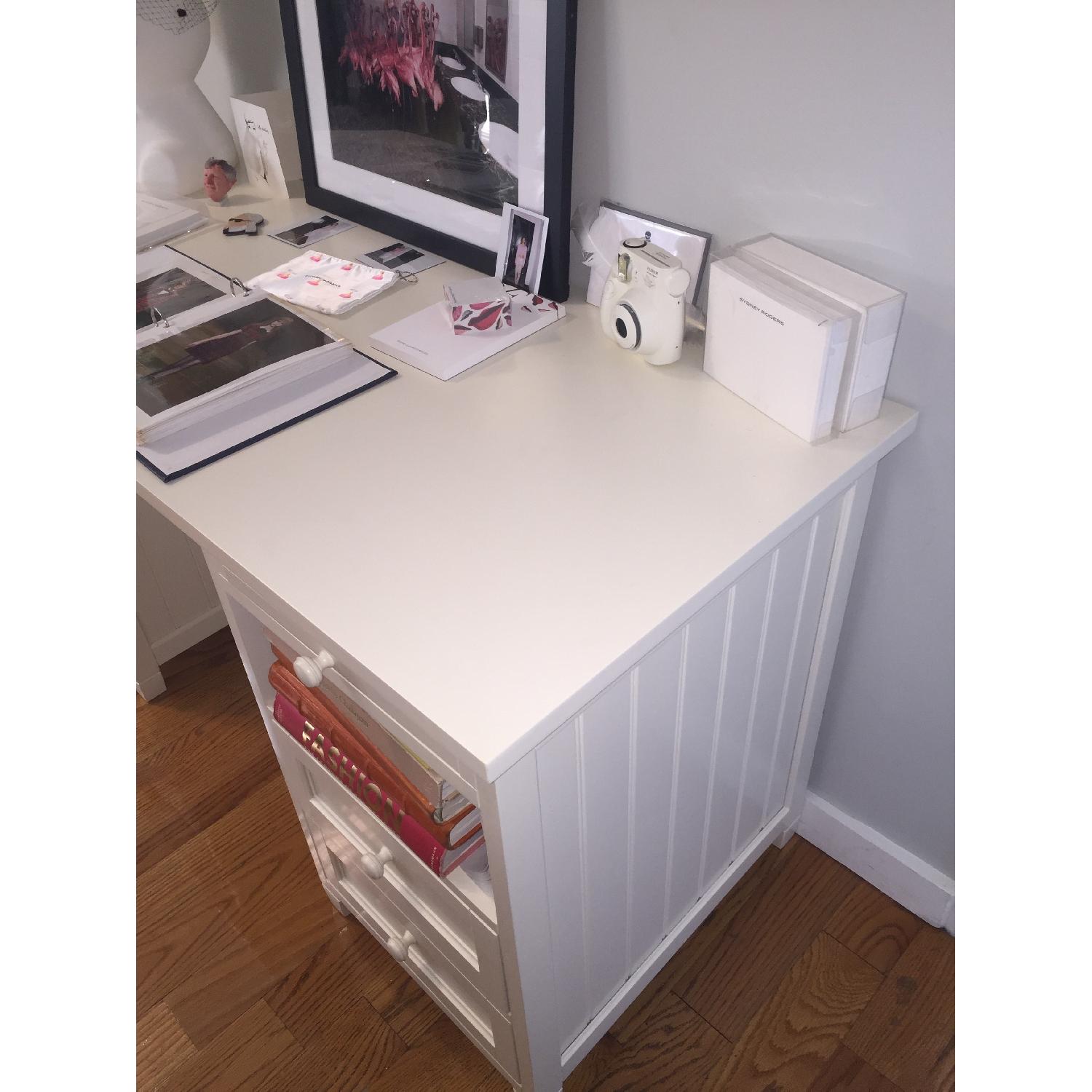 Pottery Barn Teen Beadboard Basic Desk AptDeco
