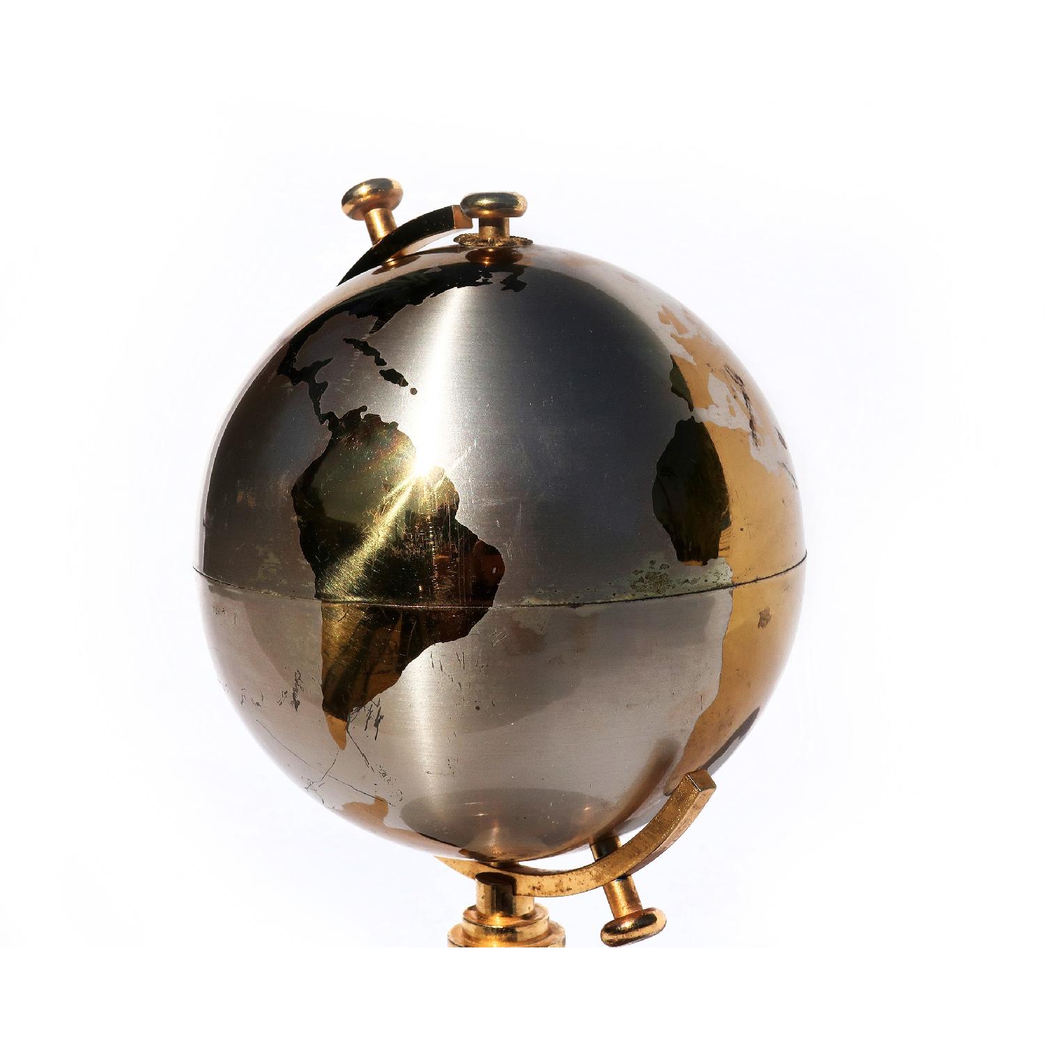 Vintage Globe Cigarette Case by Windmill - image-4