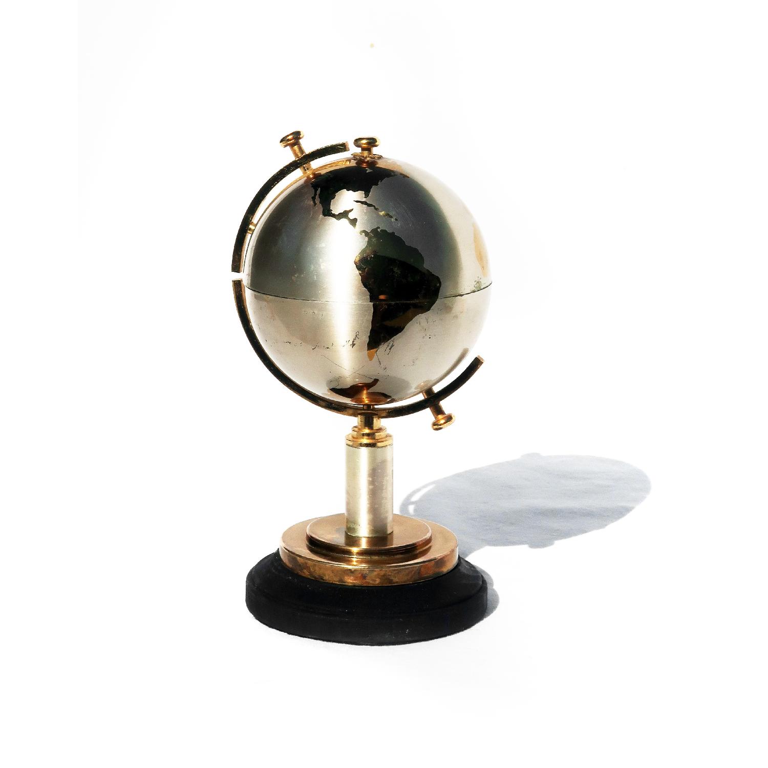 Vintage Globe Cigarette Case by Windmill - image-5