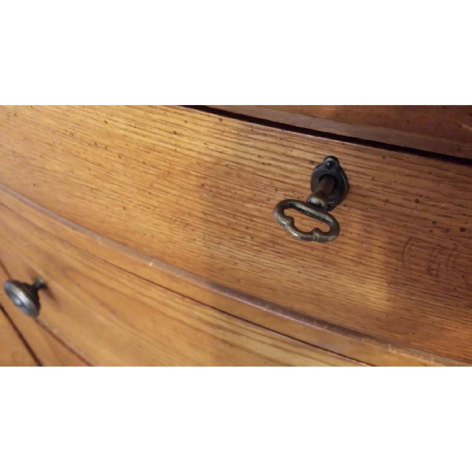 Broyhill 6-Drawer Dresser - image-3