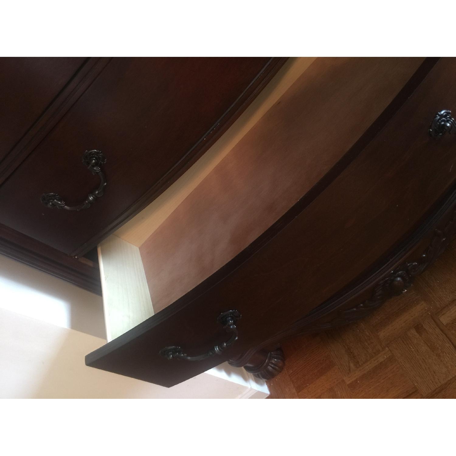 Cherry Wood 6 Drawer Dresser - image-5