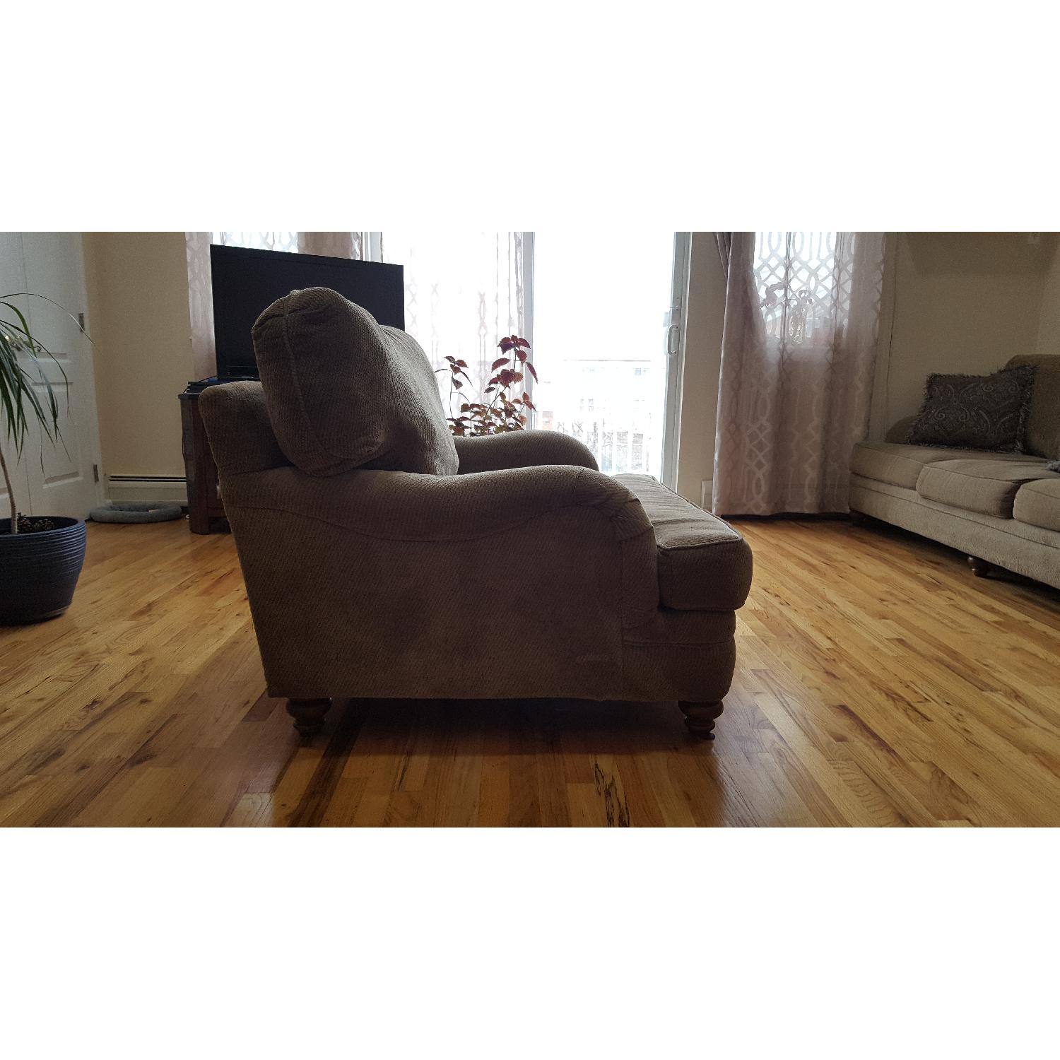 Raymour & Flanigan Chair & a Half - image-2