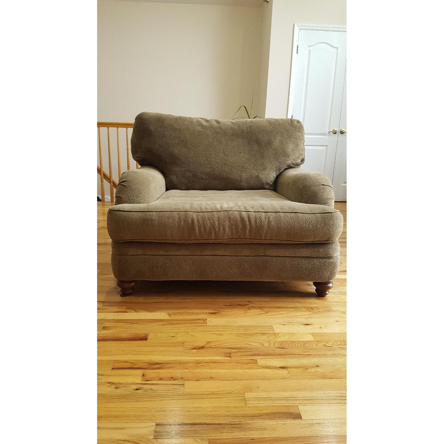 Raymour & Flanigan Chair & a Half - image-4