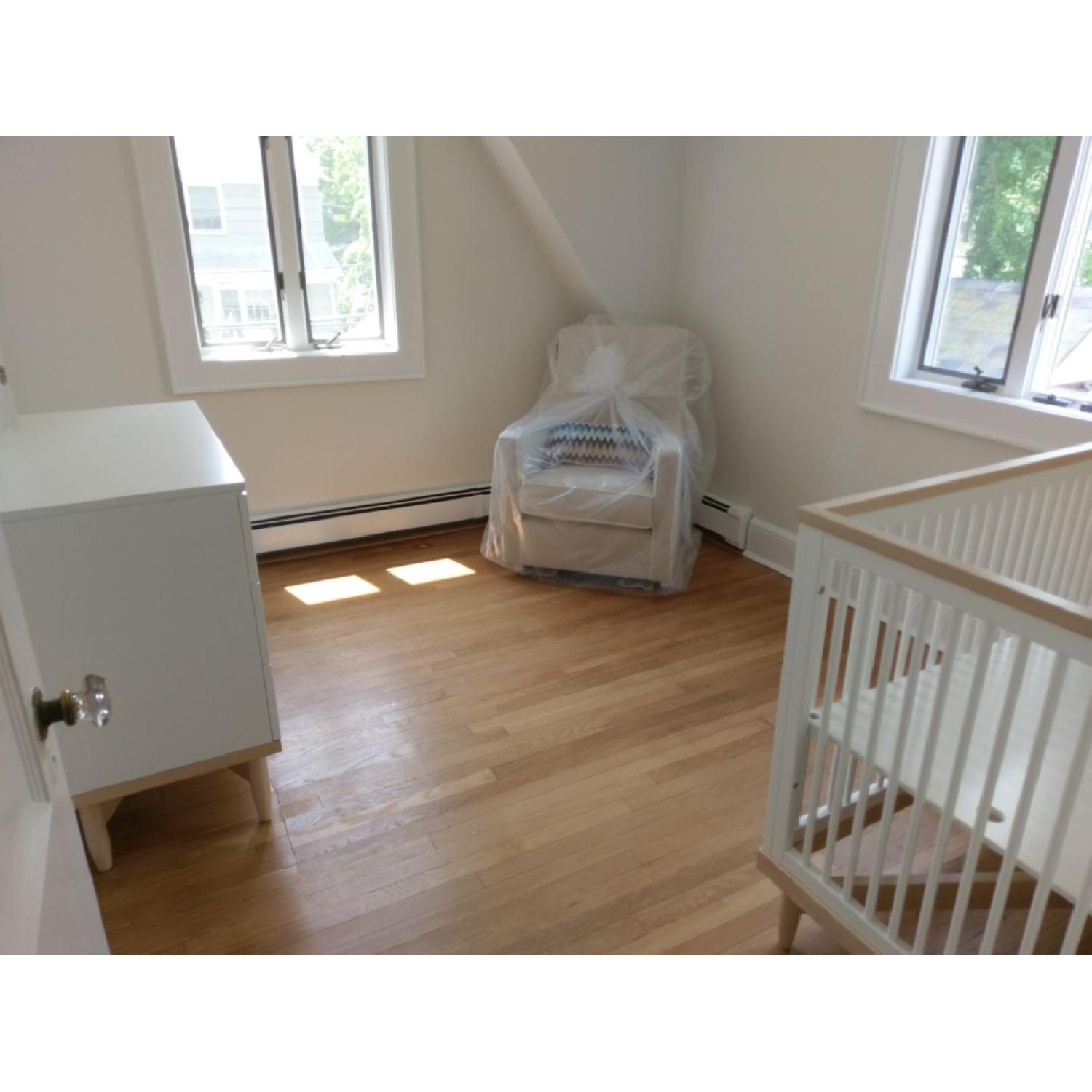 DucDuc Soho Crib w/ Conversion Kit - AptDeco