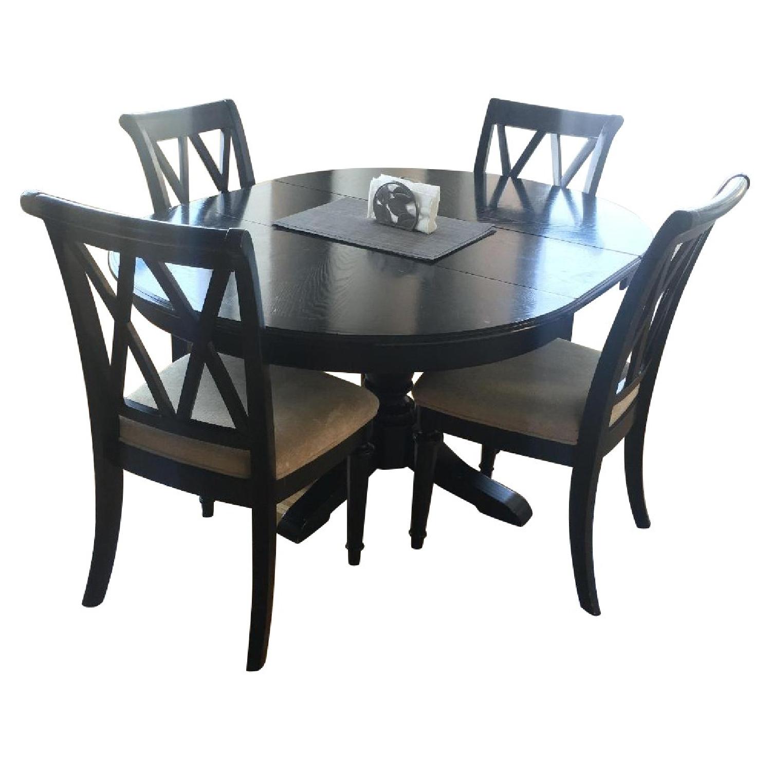 American Drew Expandable Dining Table w/ 4 Chairs AptDeco