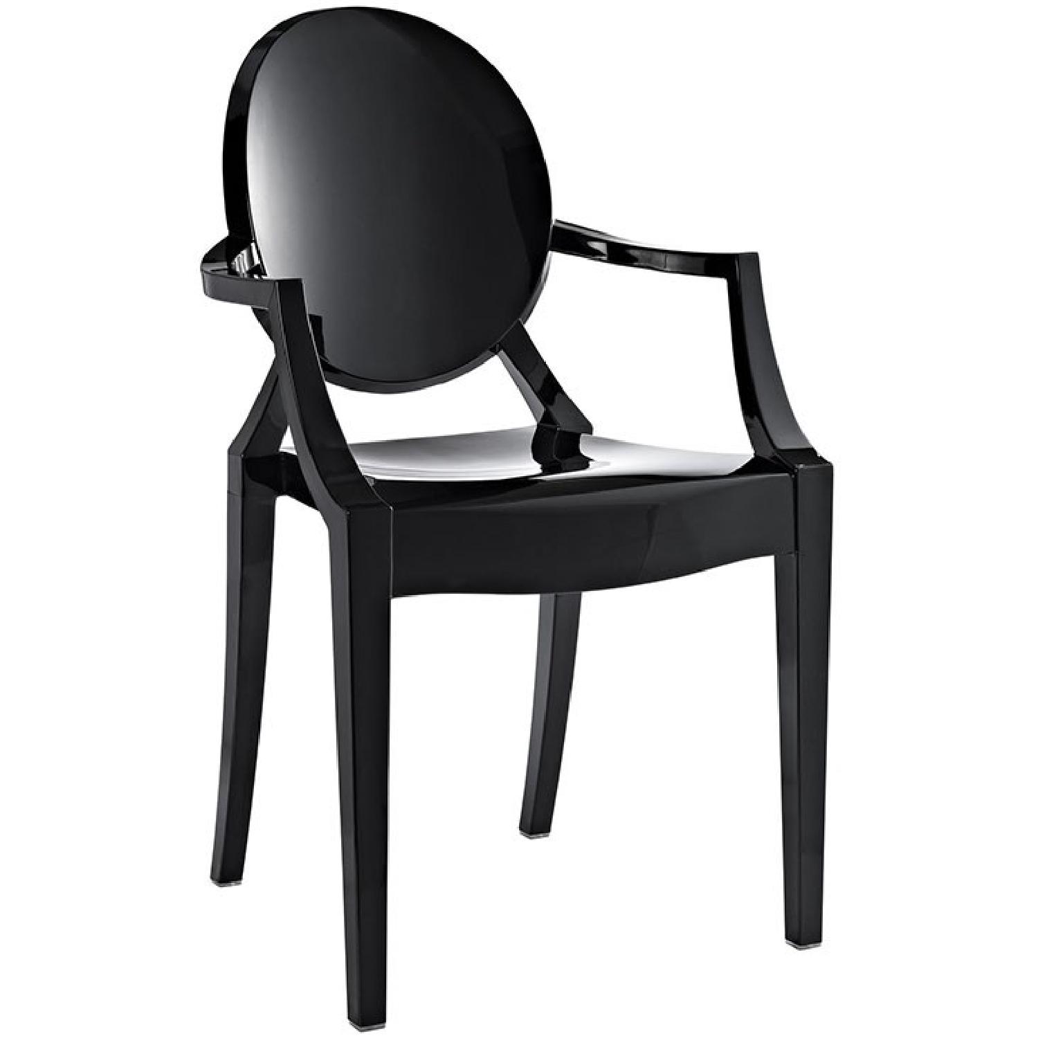 manhattan-home-design-plastic-arm-chair-in-black-aptdeco