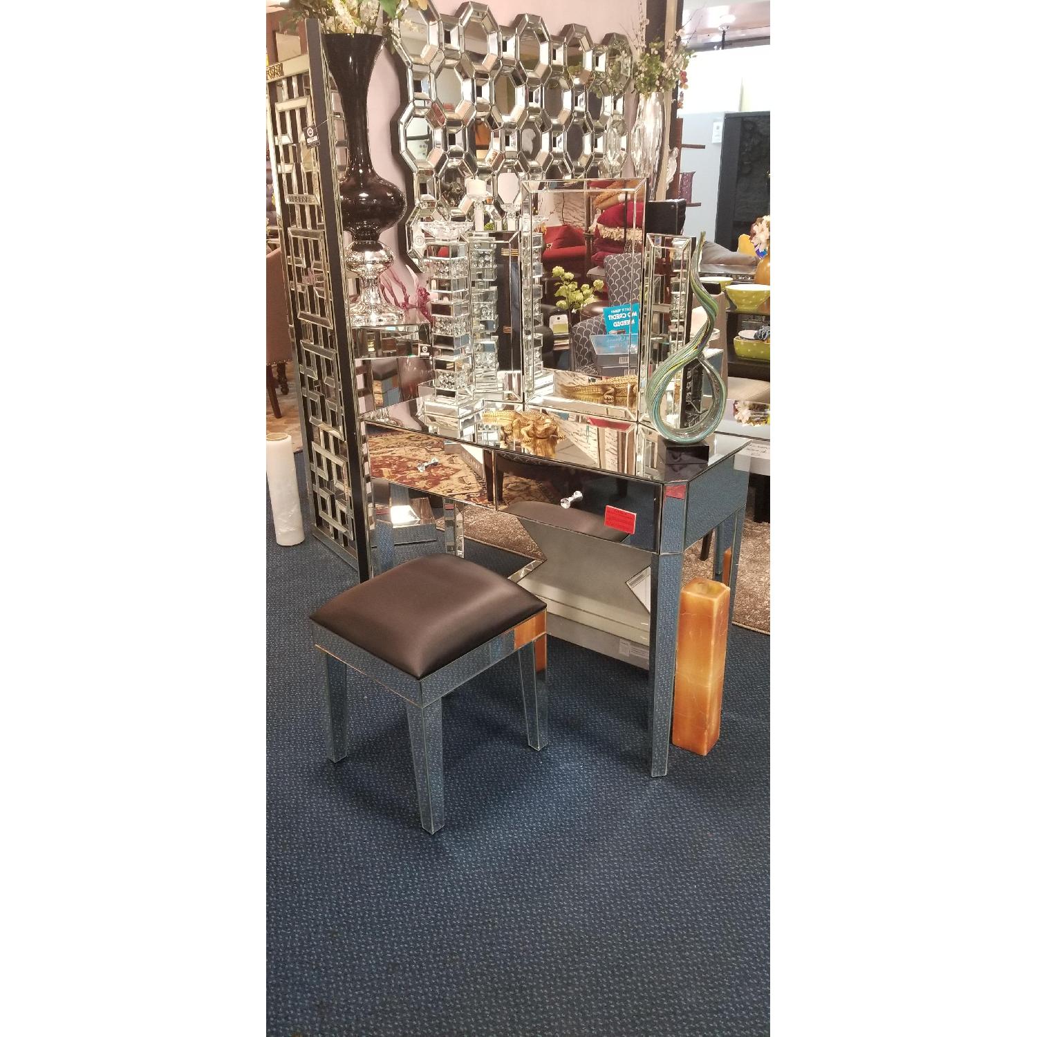 Hollywood Glamour Make up Vanity w/ Trifold Mirror AptDeco