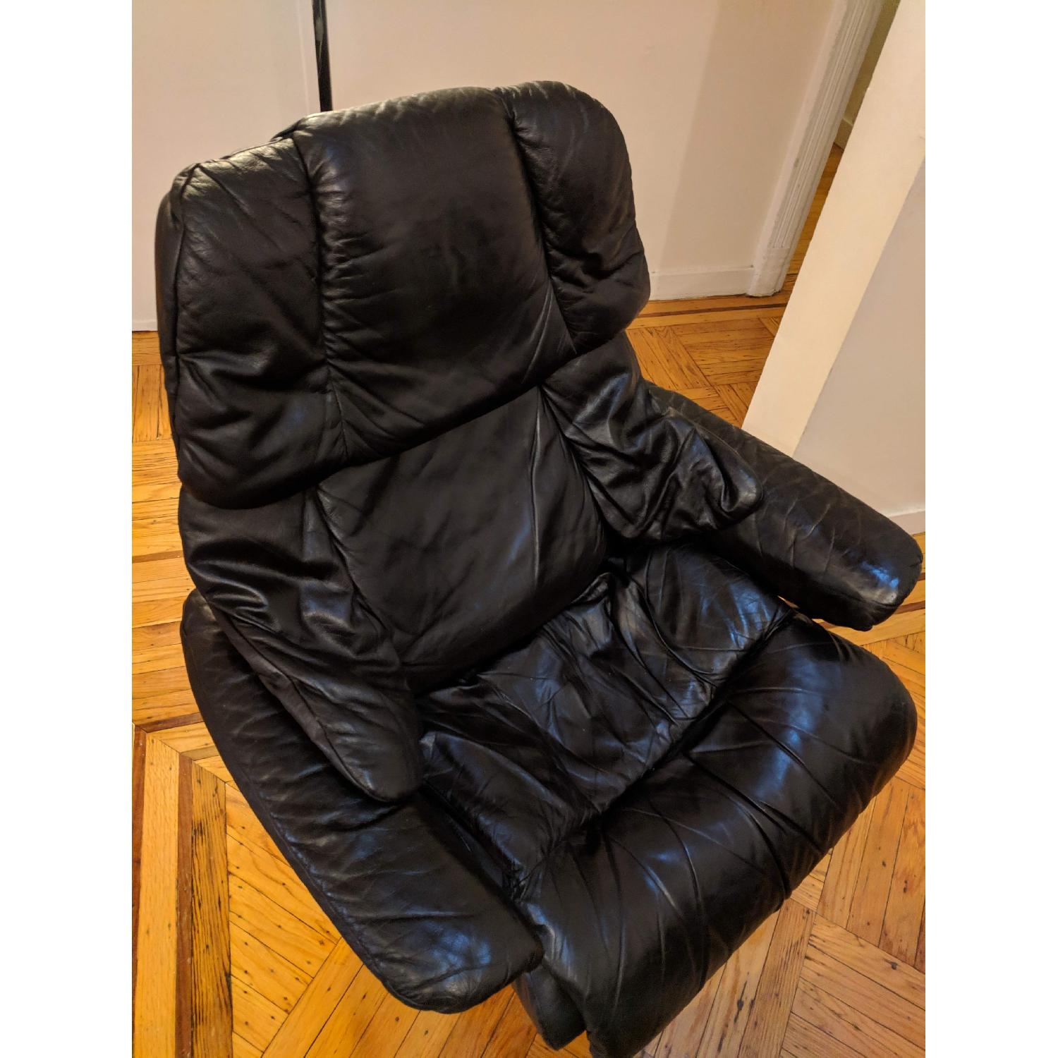 Ekornes Stressless Reno Recliner - image-1