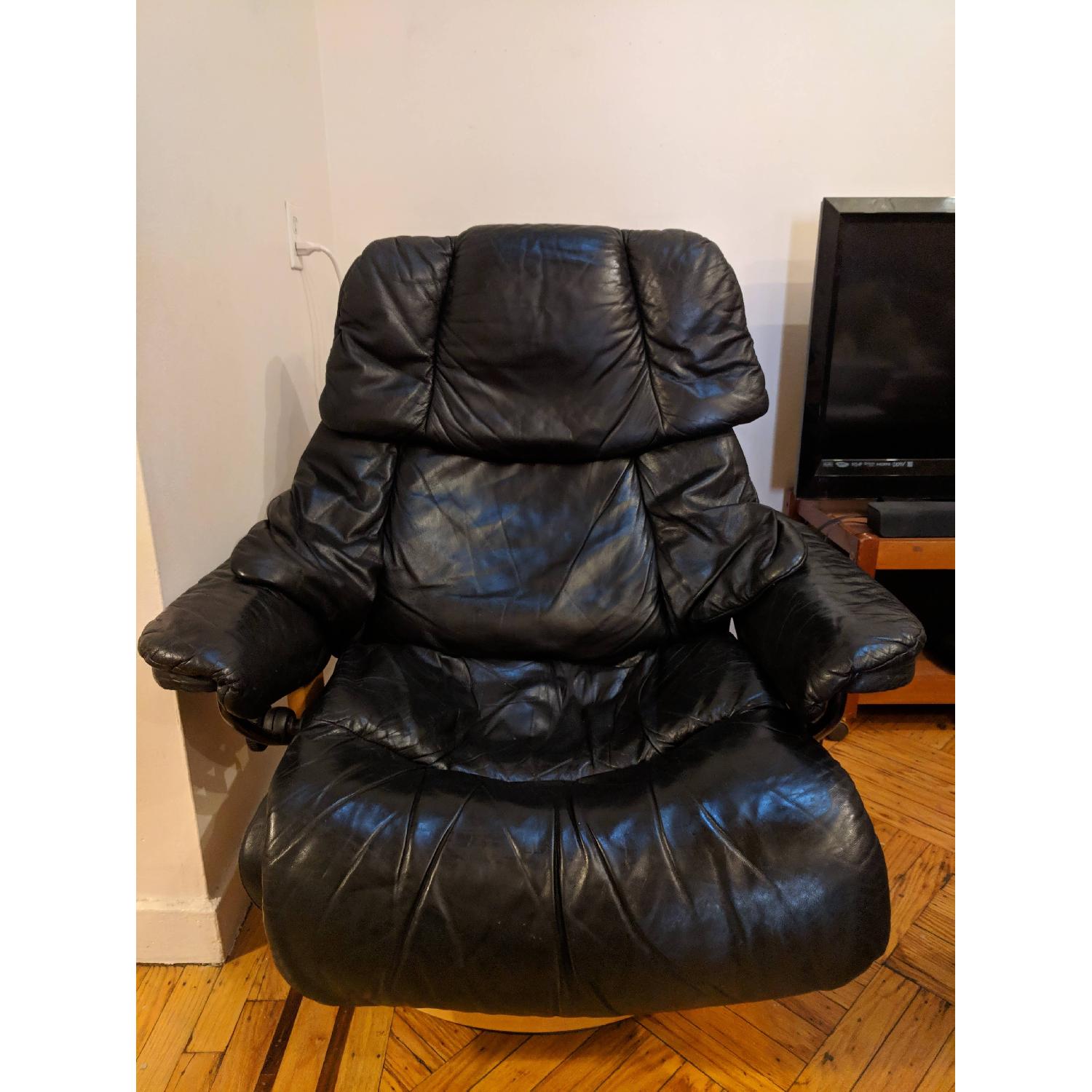 Ekornes Stressless Reno Recliner - image-3