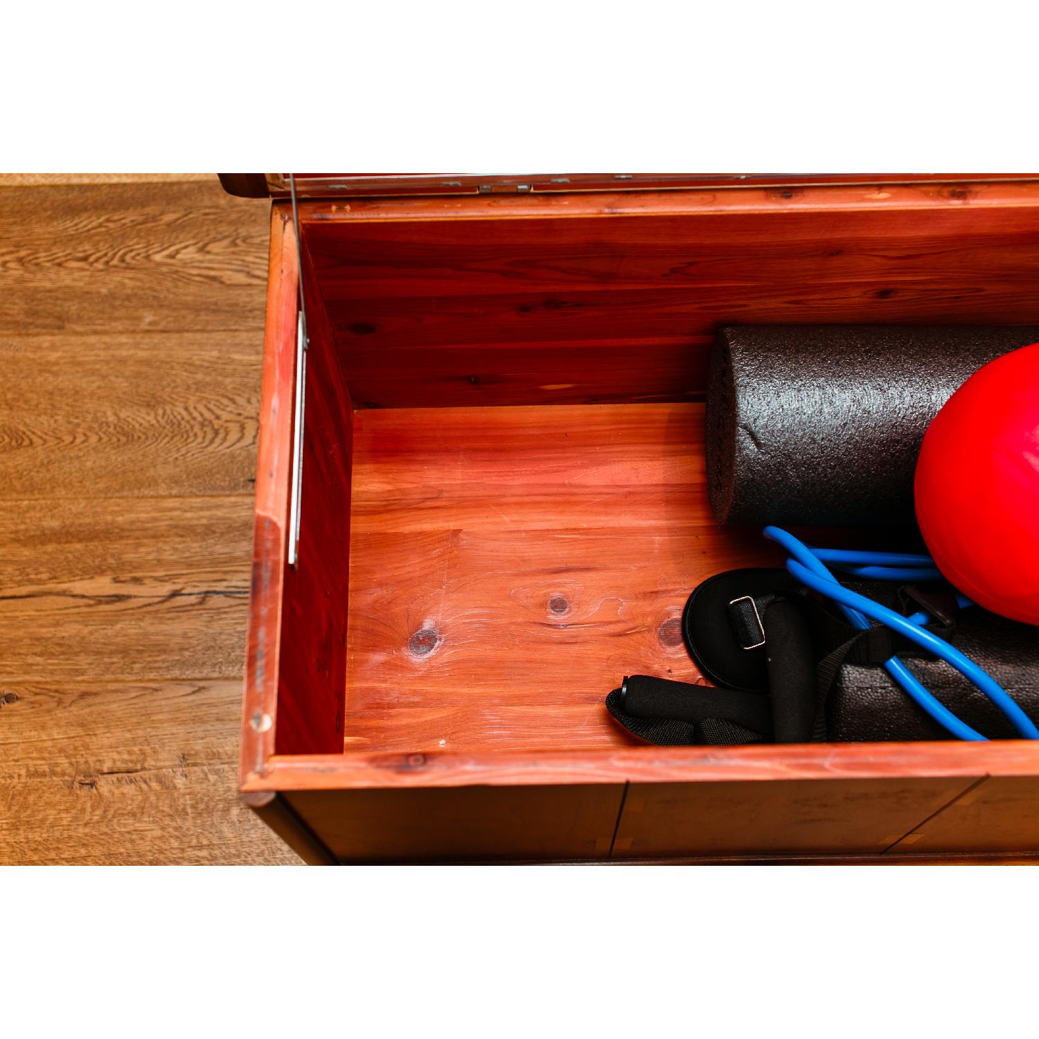 Lane Furniture Cedar Chest - image-4