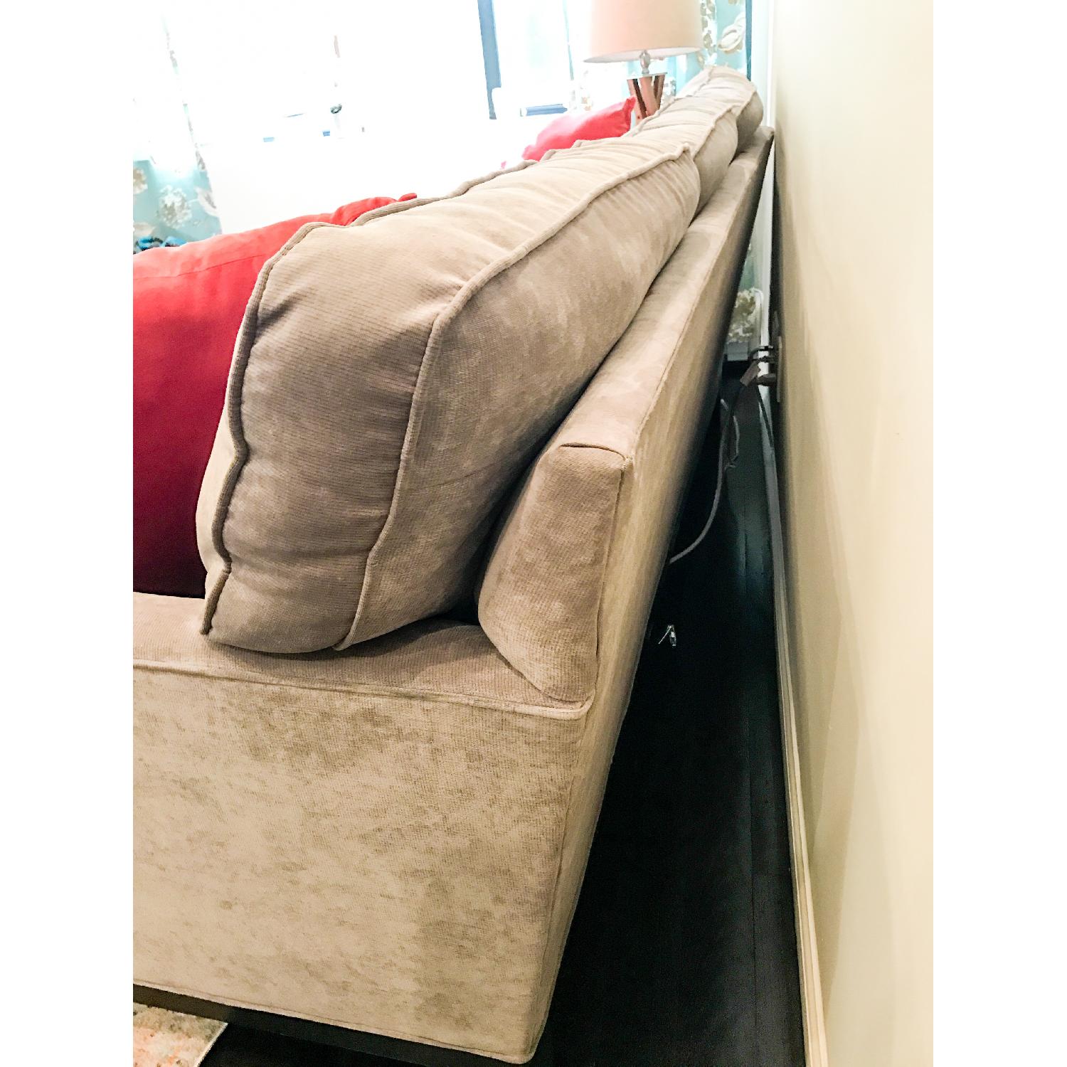 Broyhill Perspectives Sofa - image-2