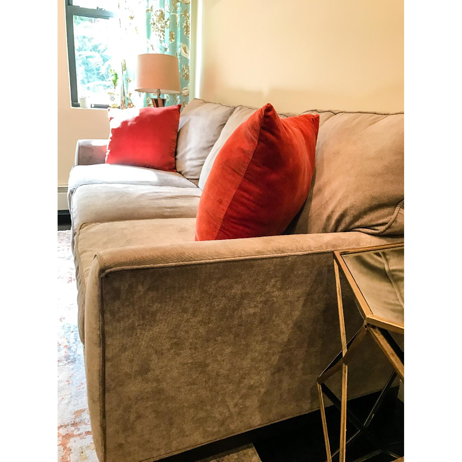 Broyhill Perspectives Sofa - image-6