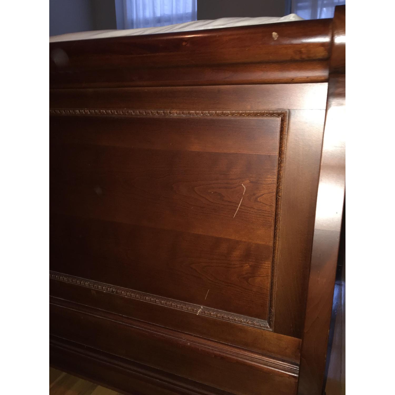 Jordan's Furniture Queen Sleigh Bed in Dark Wood - image-4