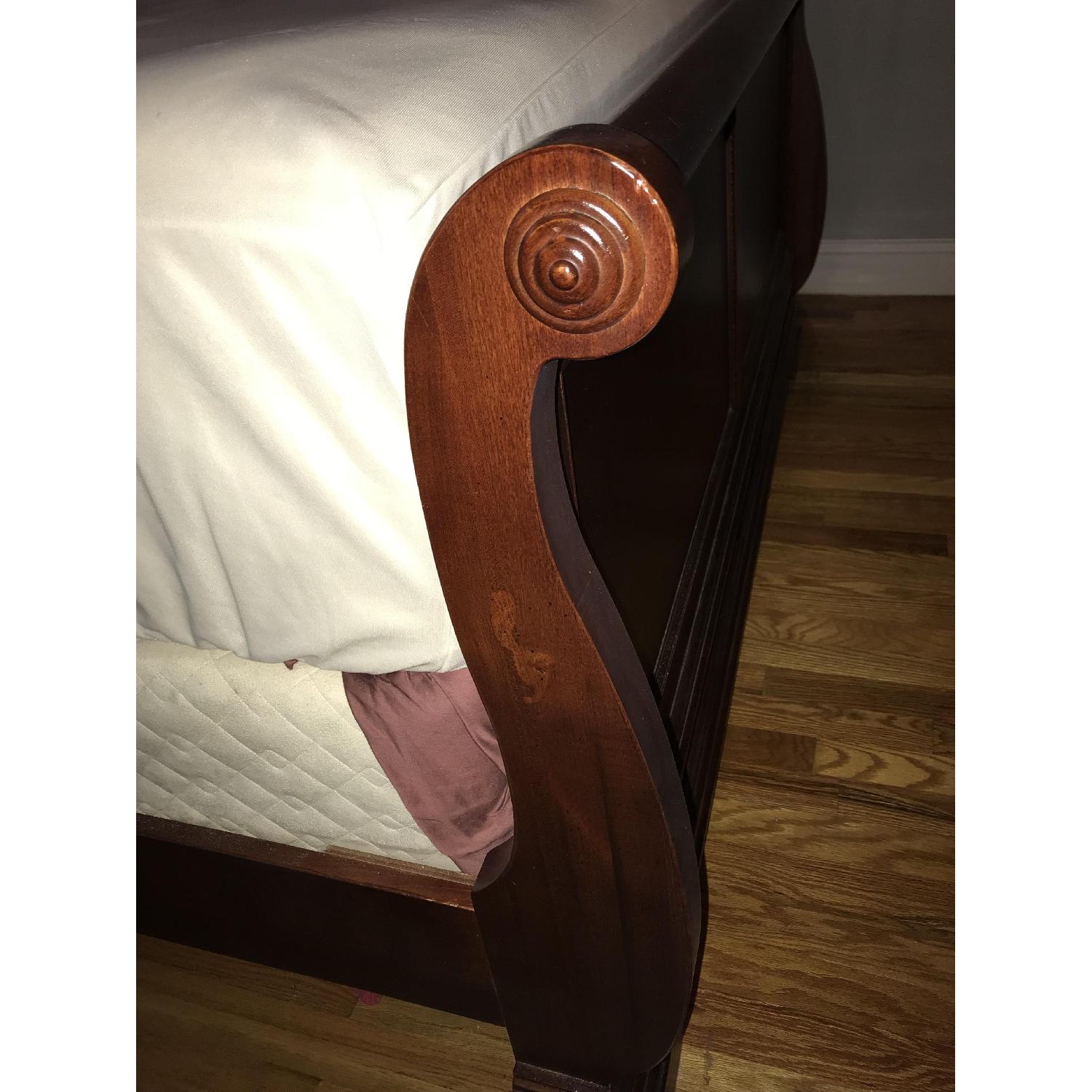 Jordan's Furniture Queen Sleigh Bed in Dark Wood - image-5