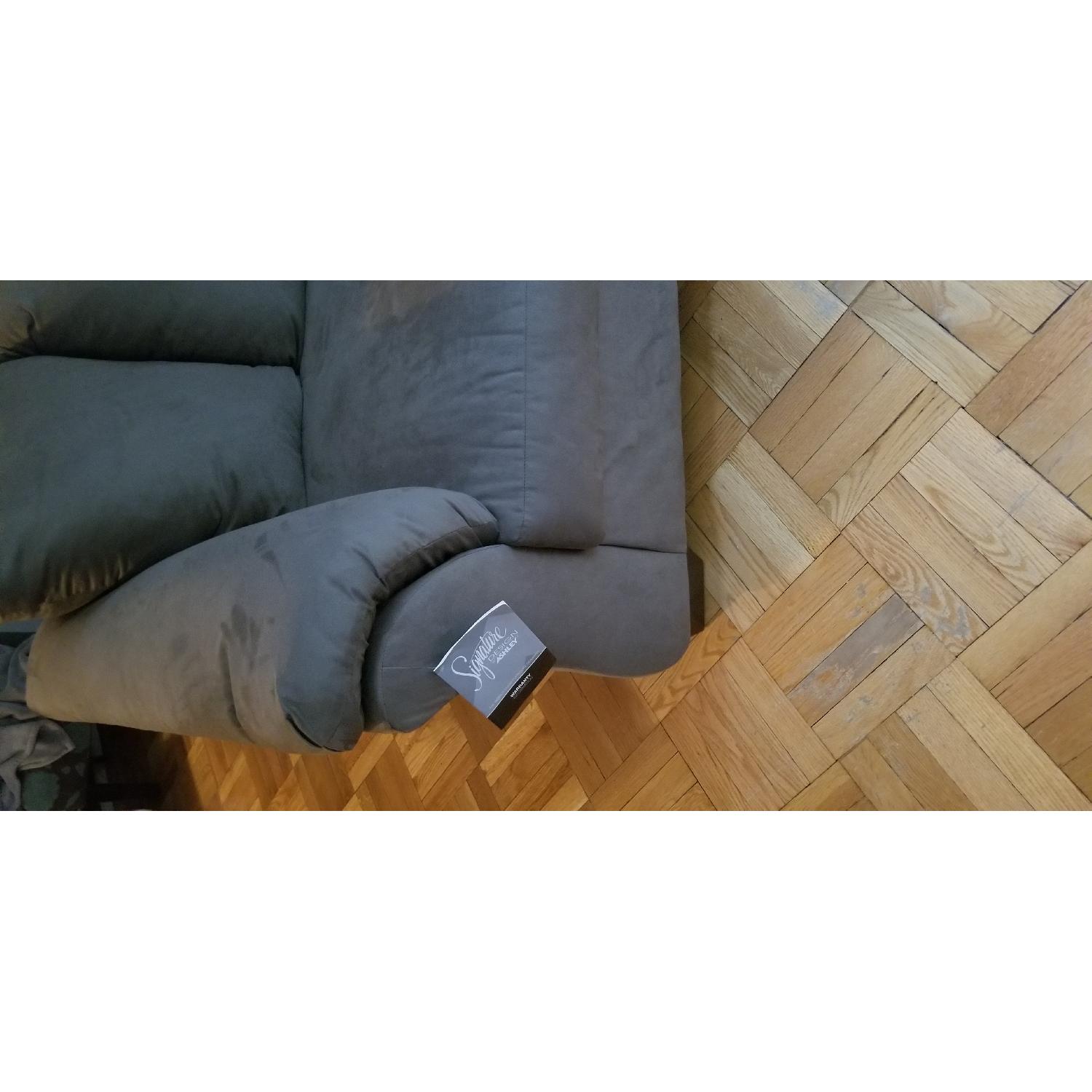 Ashley Darcy 2 Piece Sectional Sofa - image-3