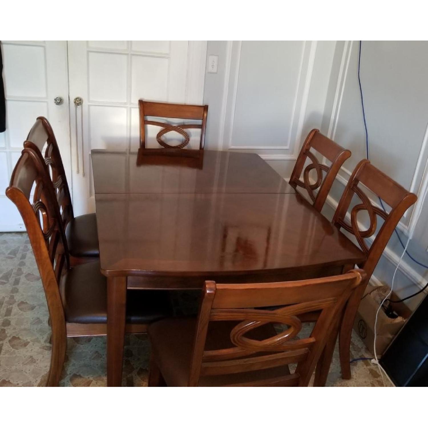 Extendable Dining Table w/ 6 Chairs - image-8