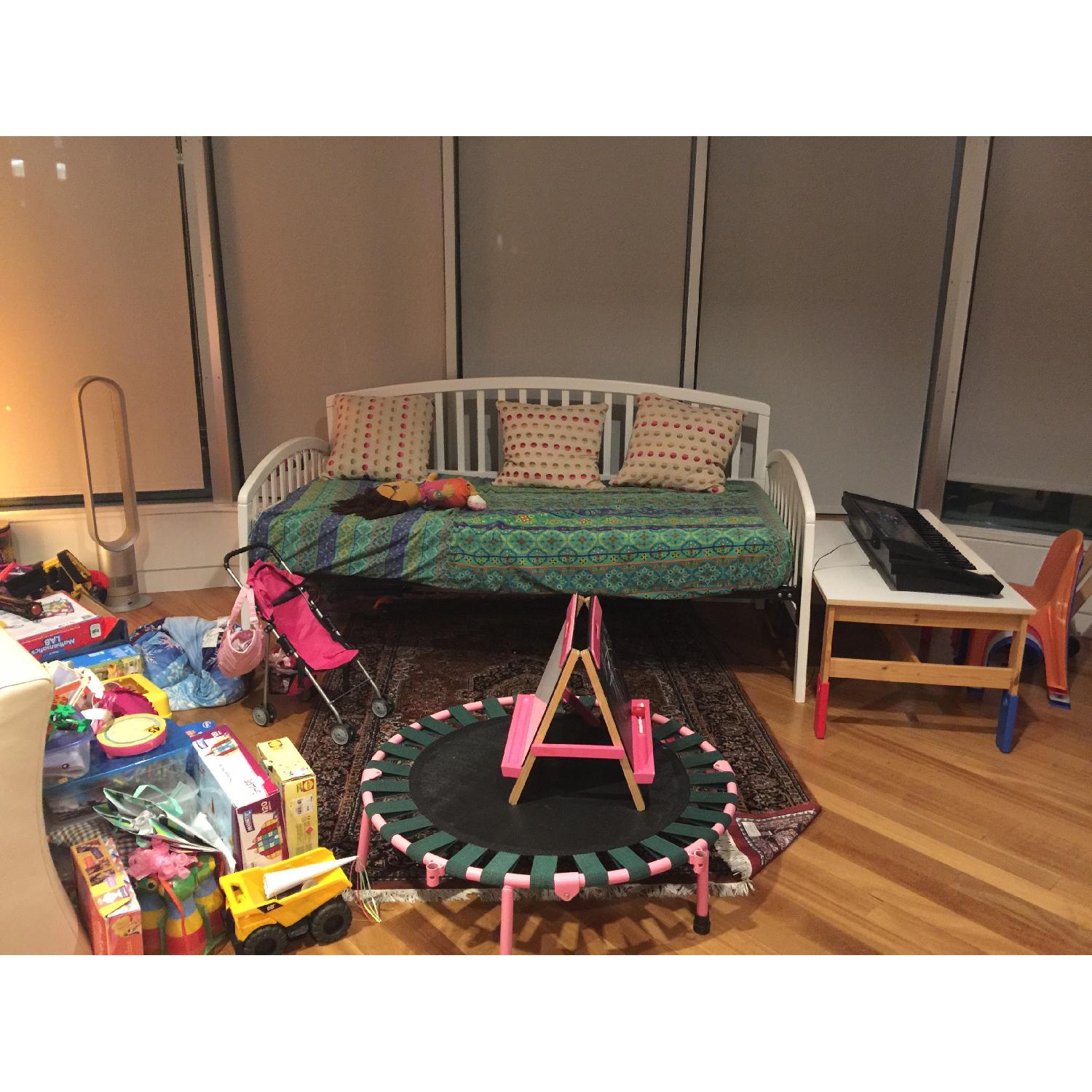 Hayneedle Hillsdale Carolina Daybed Frame in White - image-4