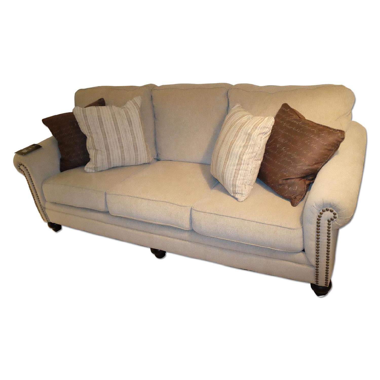 Jennifer Convertibles Queen Sleeper 3Seater Sofa w/ 4 Cushions AptDeco