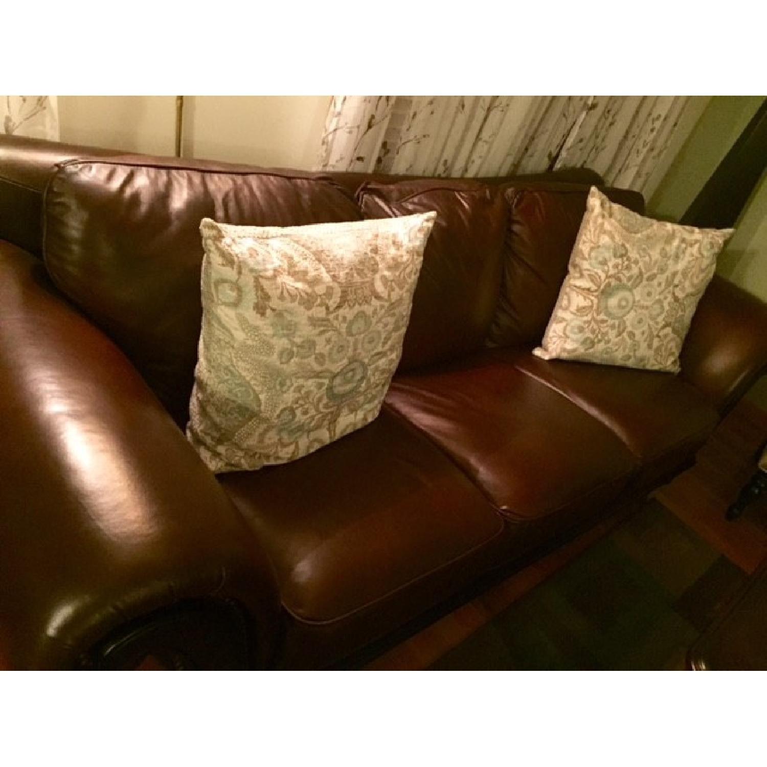 Jennifer Convertibles Leather 3 Seater Sofa + Loveseat - image-7