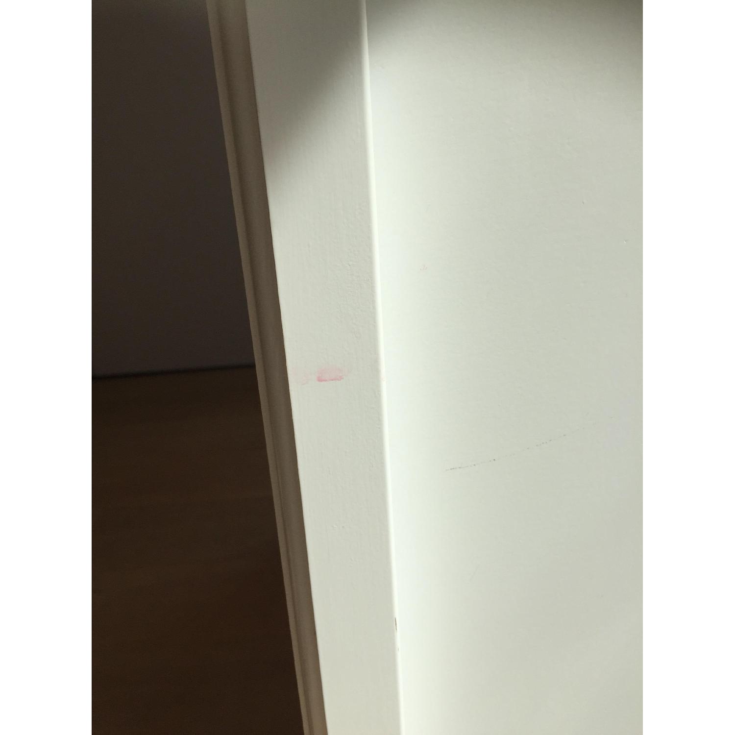 Antique White 5 Drawer Dresser AptDeco