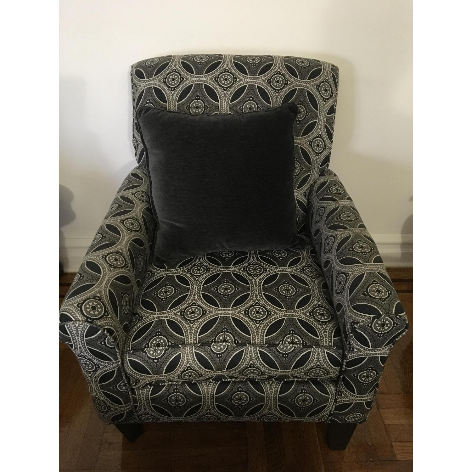 Bob's Accent Chairs AptDeco