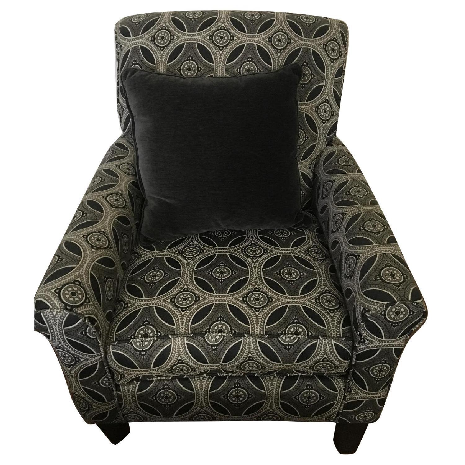 Bob's Accent Chairs AptDeco