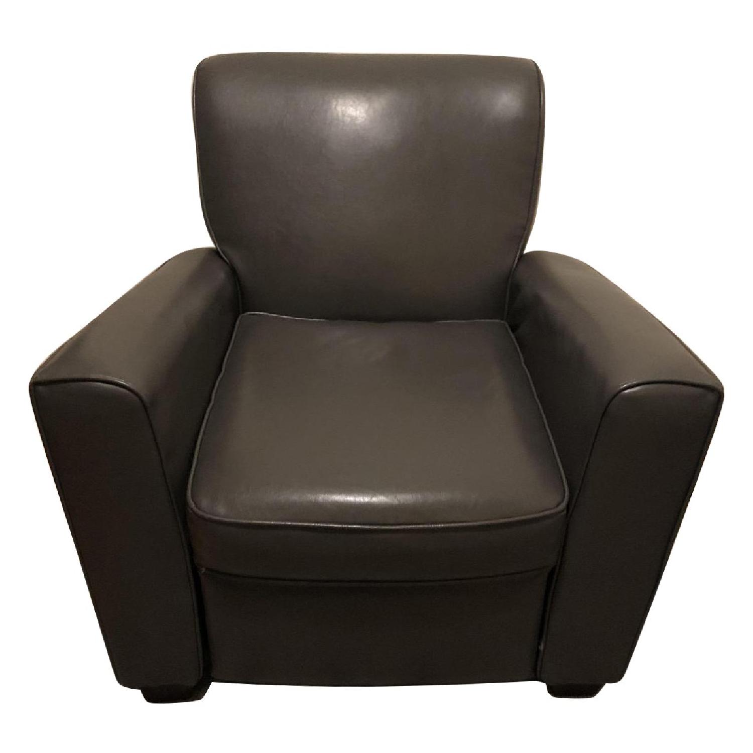 Bob's Grey Recliner AptDeco