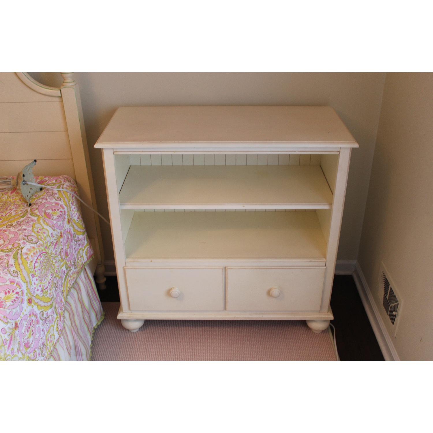 Ethan Allen Cottage Style Bedside Table - AptDeco
