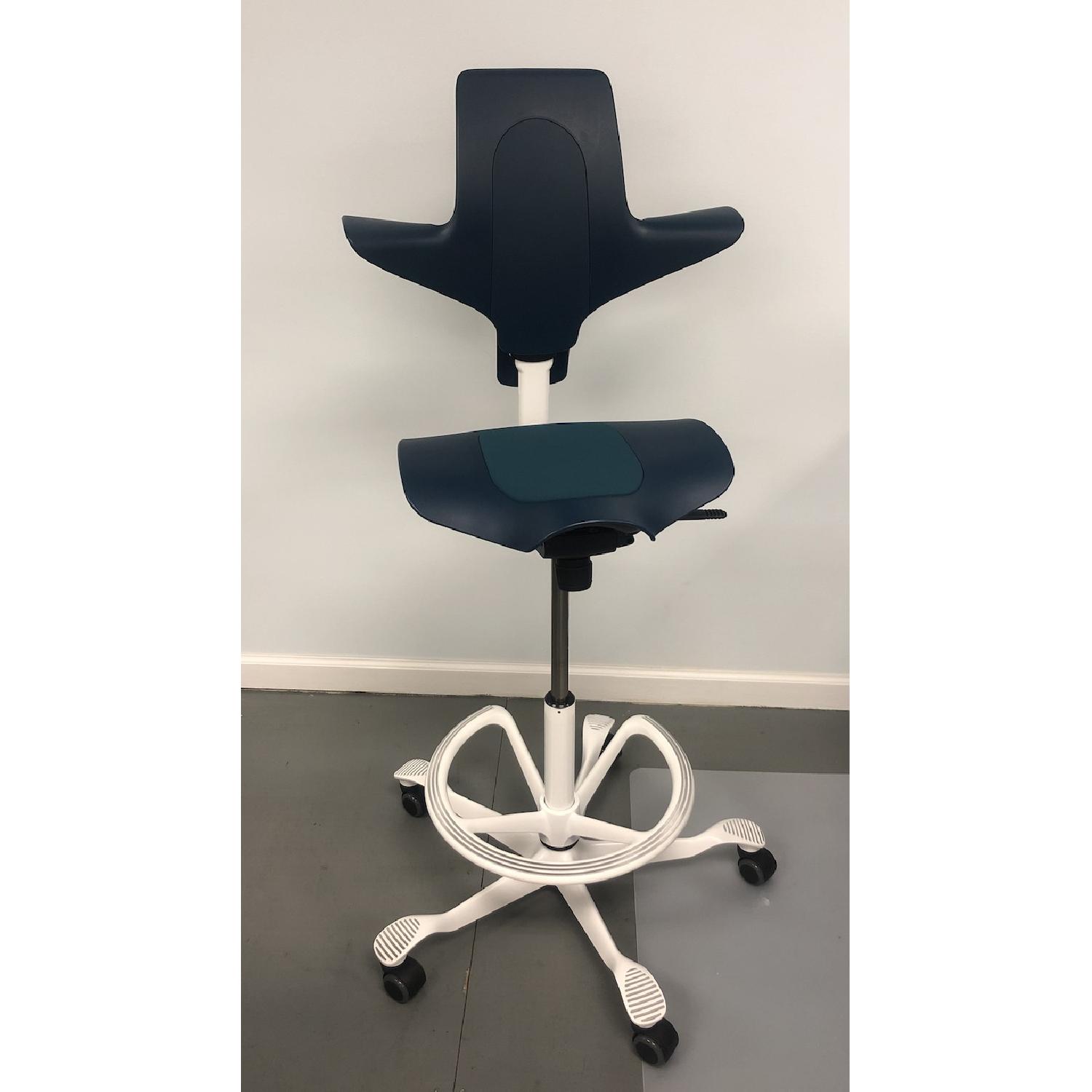 Fully Hag Ergonomic Chair - image-1