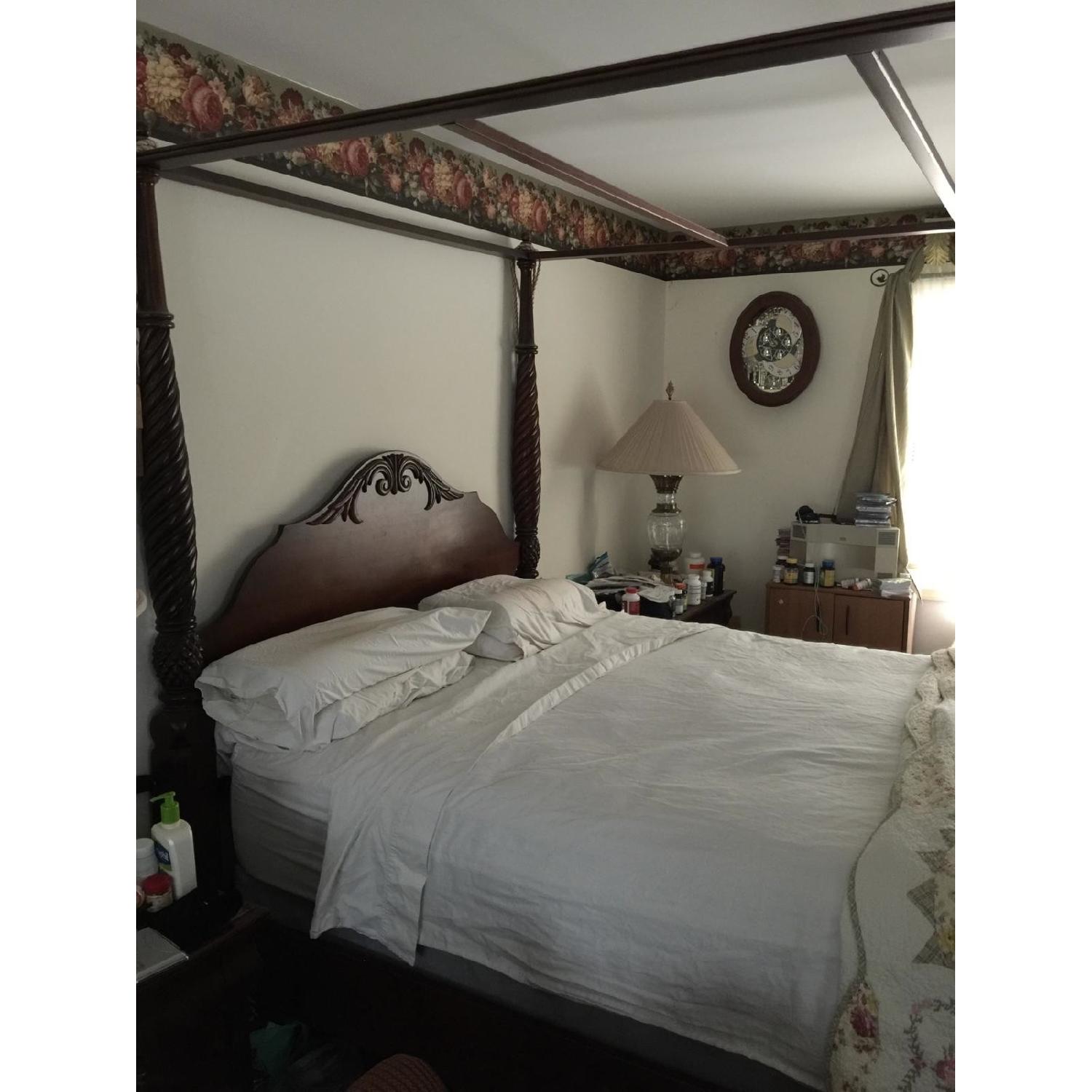 Ethan Allen Canopy Wooden Bed Frame + 2 Drawer Nightstands AptDeco