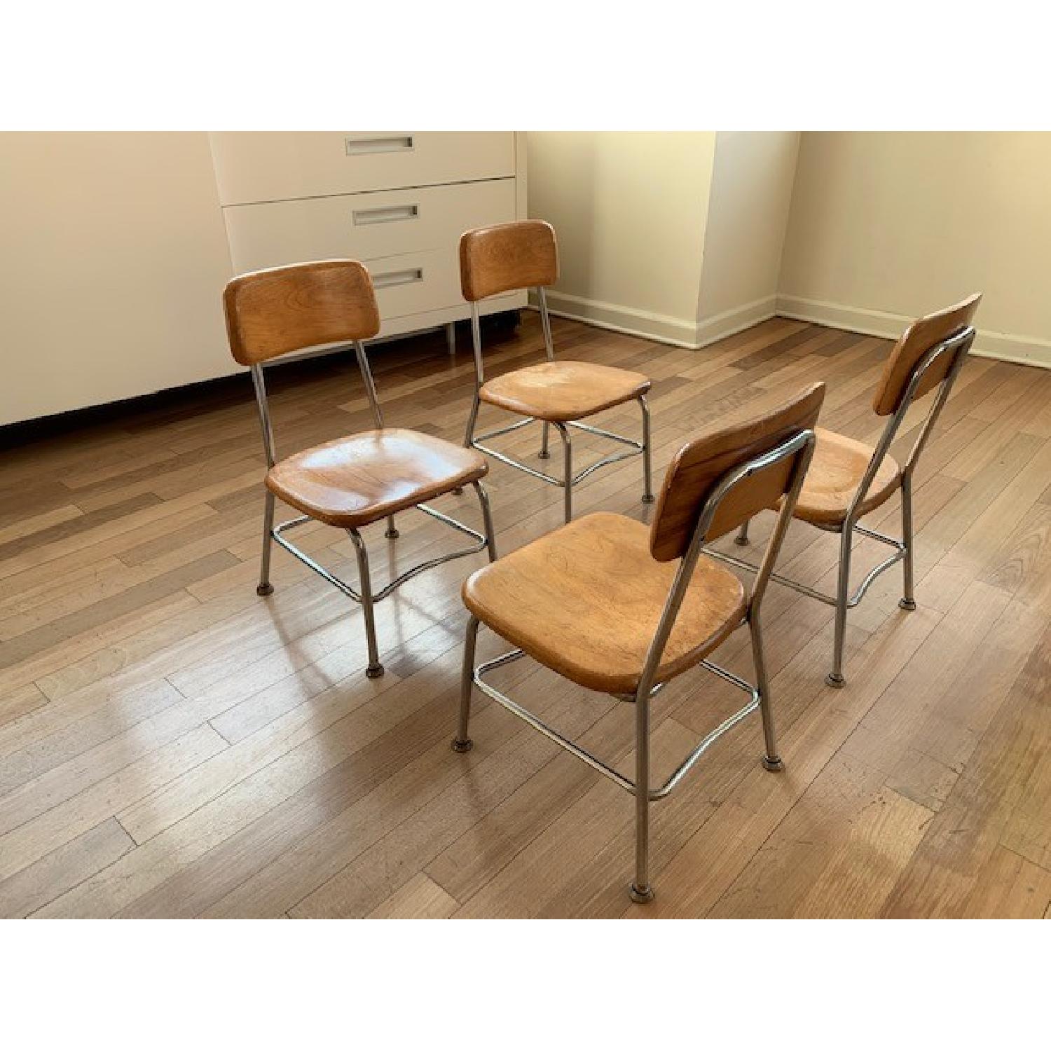 MCM Children's Desk Table w /4 Heywood Wakefield Chairs - image-2