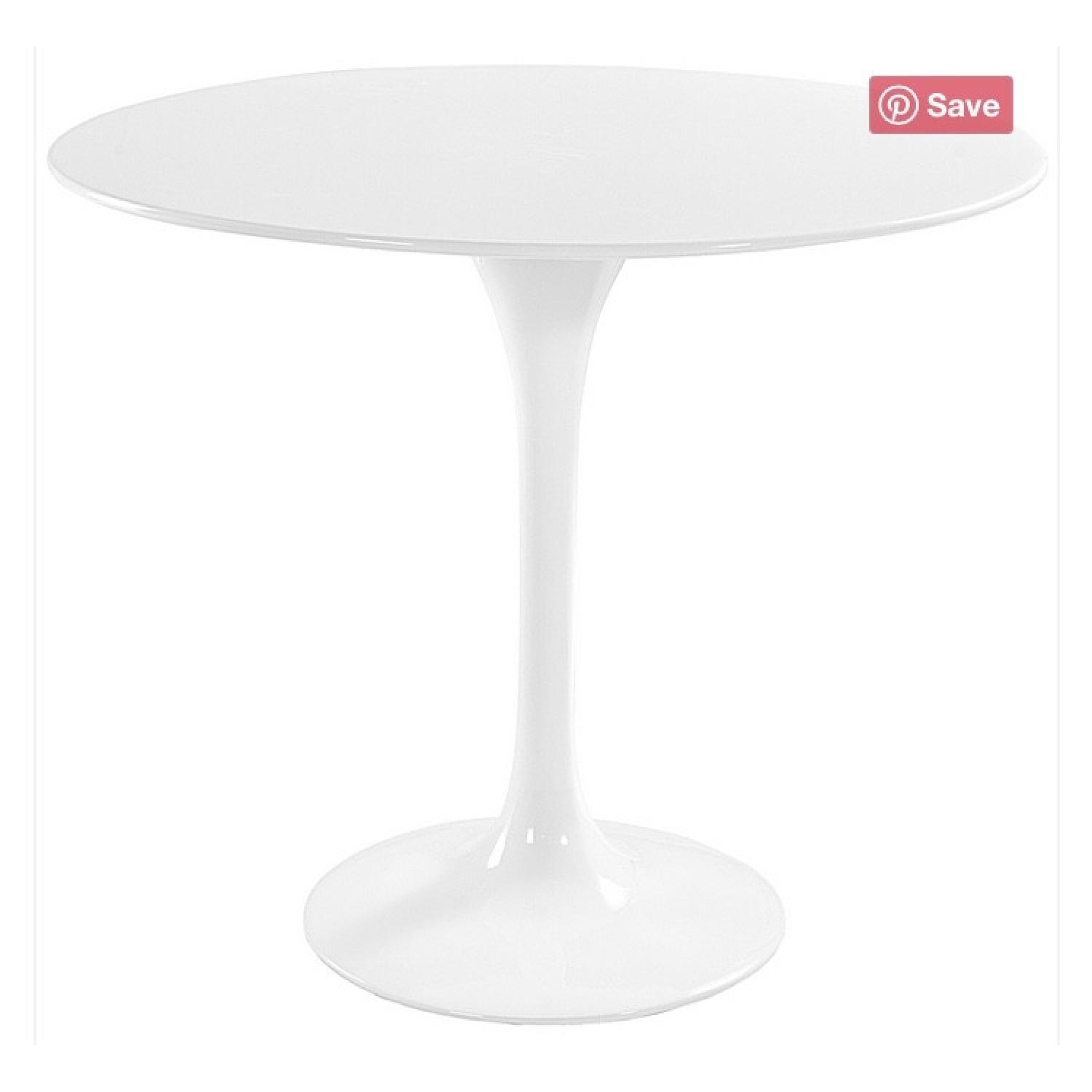 Sit Down New York White Round Table - image-1