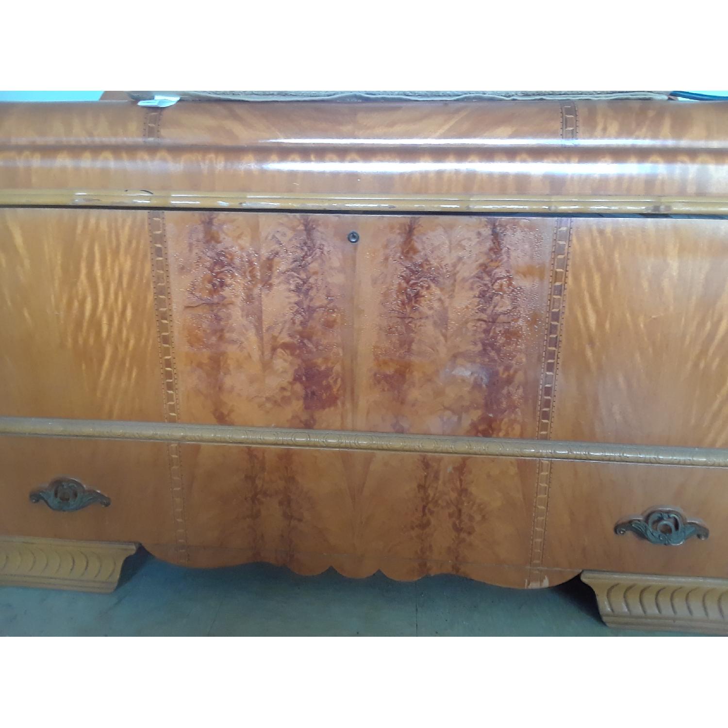 Roos Sweetheart Antique Cedar Hope Chest - image-2