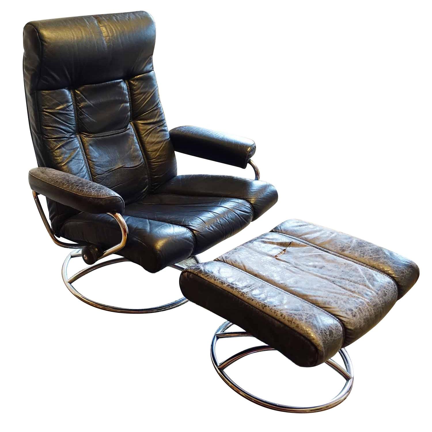Ekornes Stressless Chair & Foot Stool in Navy Blue AptDeco