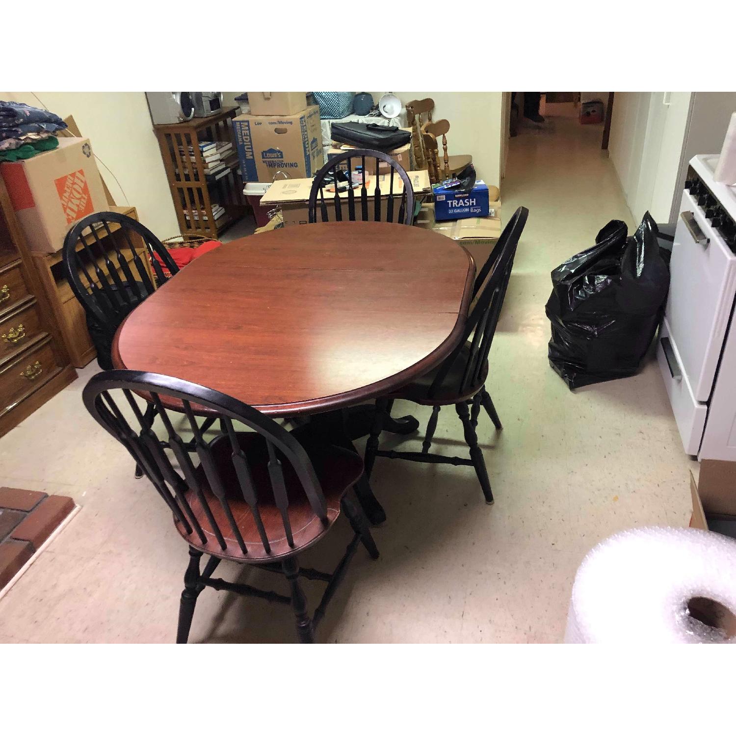 Extendable Round Dining Table w/ 4 Chairs - image-1
