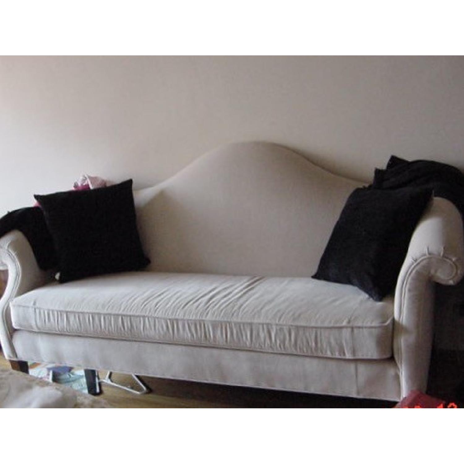 Ethan Allen Queen Anne Sofa - AptDeco, image size:1500x1500