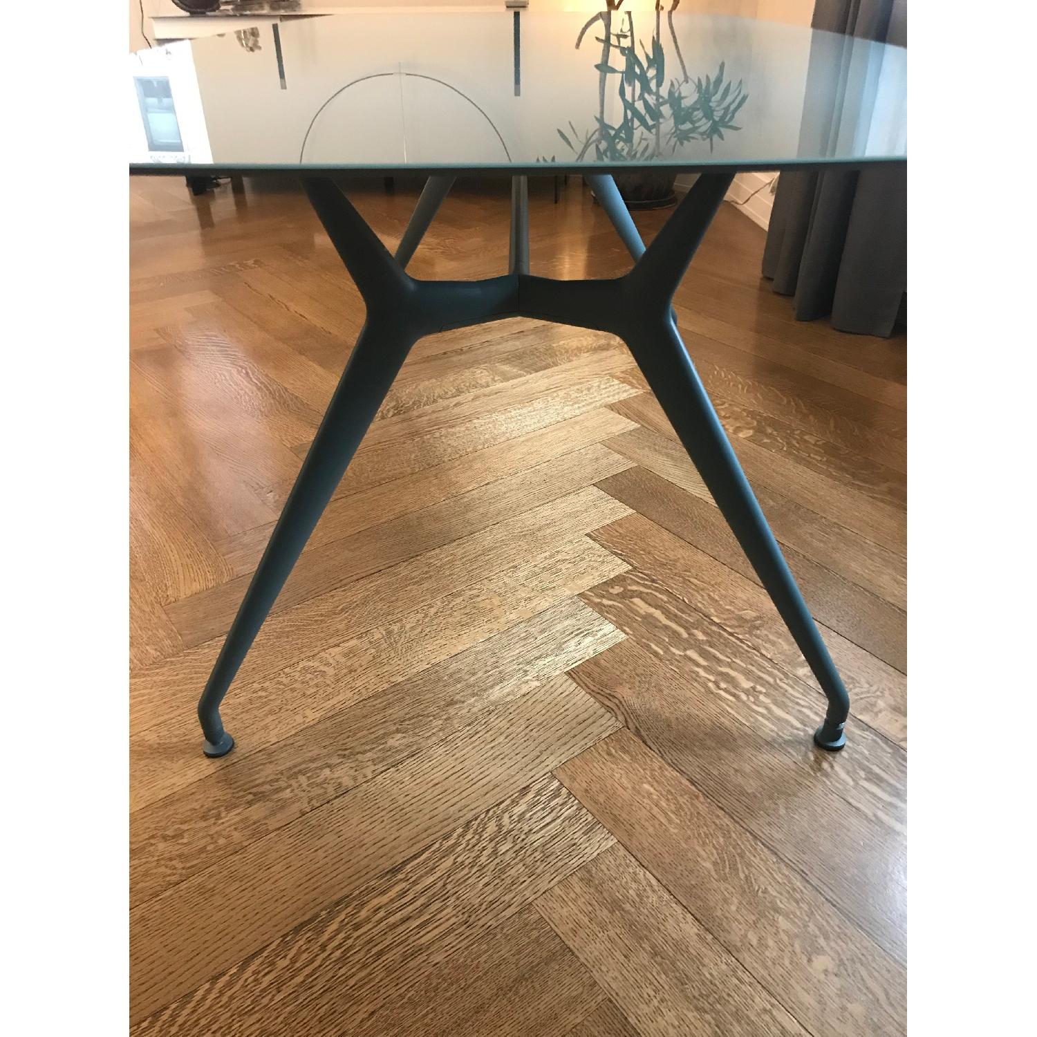 Rimadesio Manta Dining Table - image-8