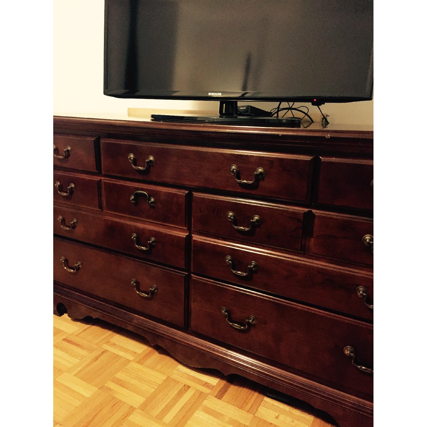 Thomasville Cherry Oak Dresser - image-4