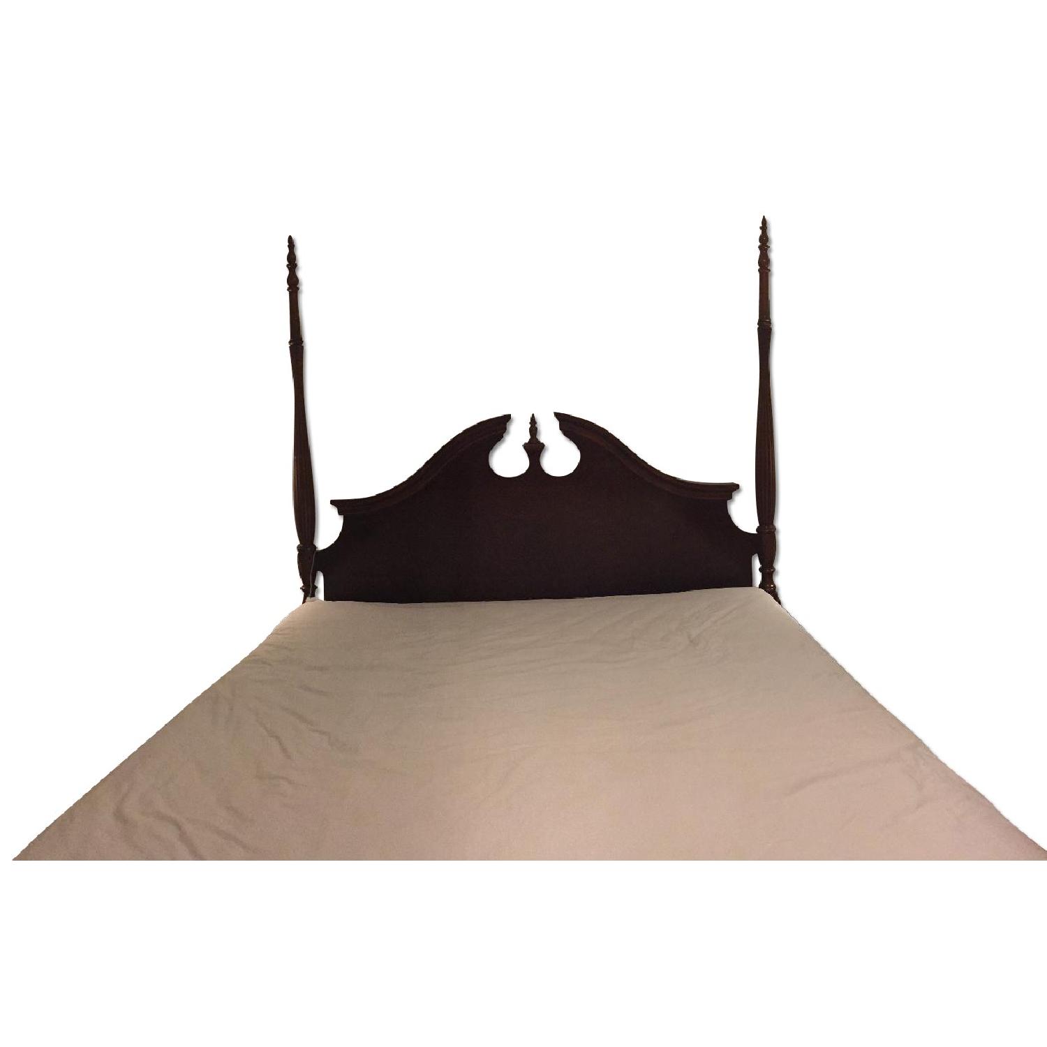 Thomasville Cherry Oak King Bed Frame - AptDeco display picture 1