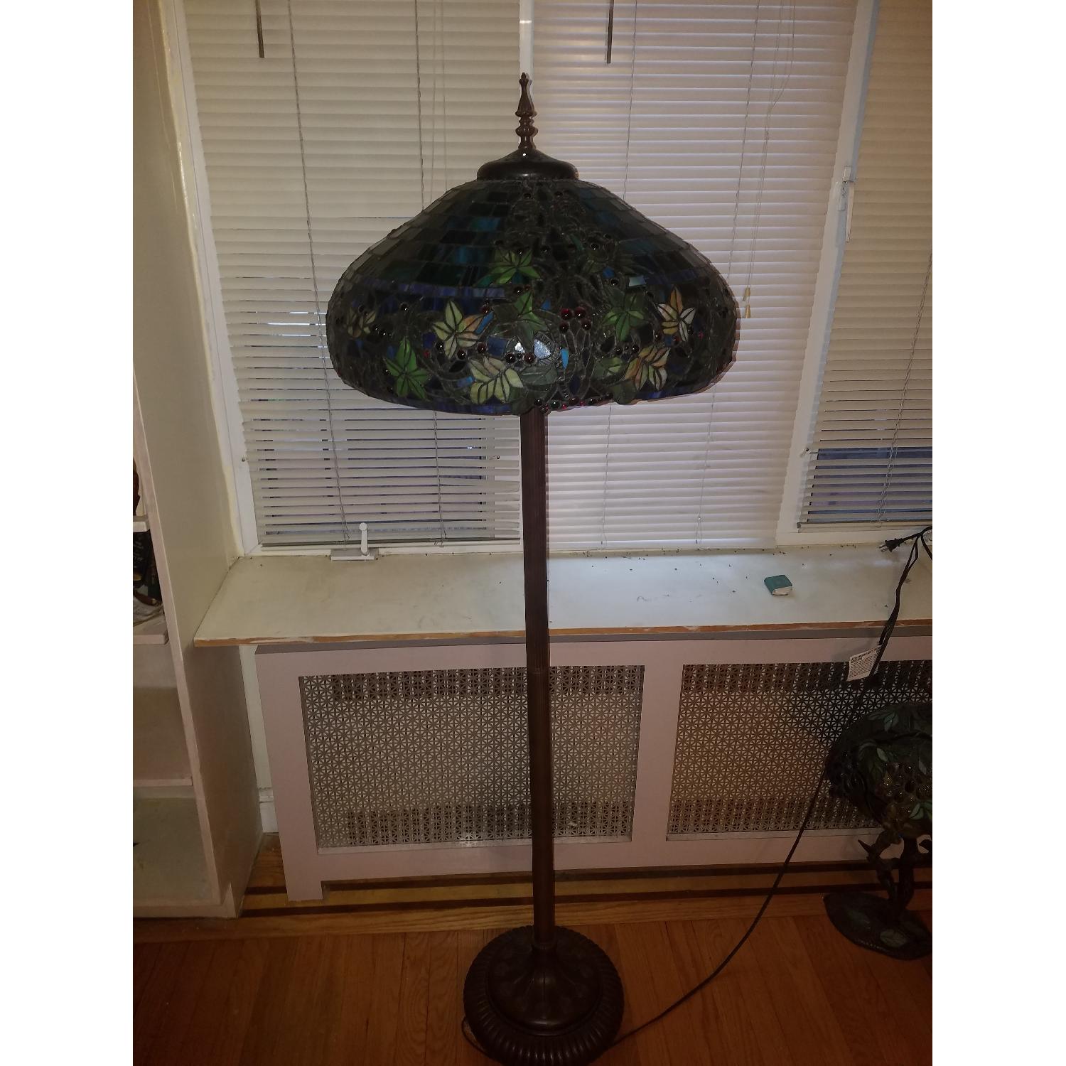 Tiffany Lamp - image-3